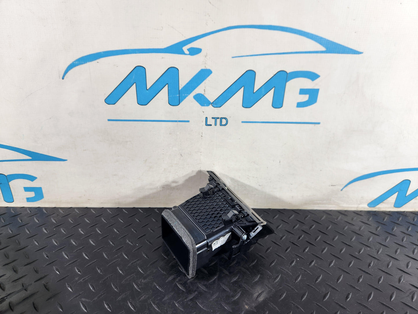 Land Rover Range Rover Evoque L551 Passenger Side Dashboard Vent R8D2018B09AA