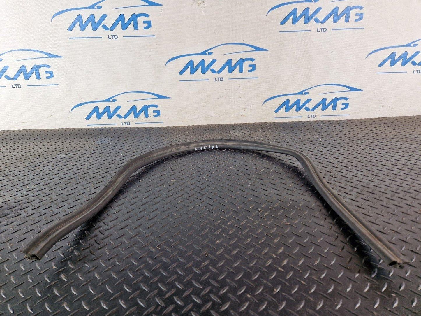 10-18 VW TOUAREG 7P ENGINE COVER WATER SEAL 7P6823723
