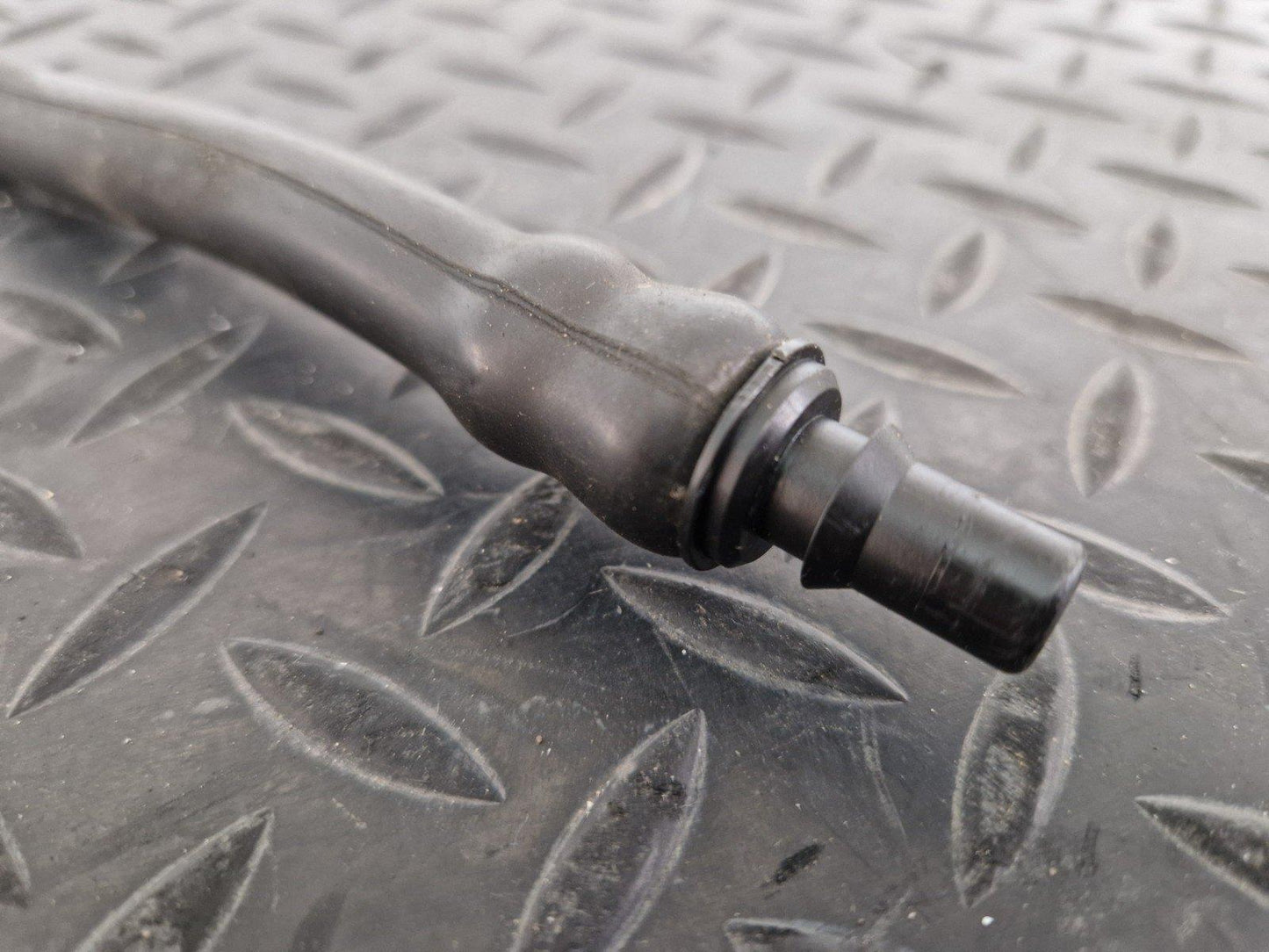 16-20 AUDI Q7 4M GENUINE HEADLIGHT WASHER HOSE 4M0955667