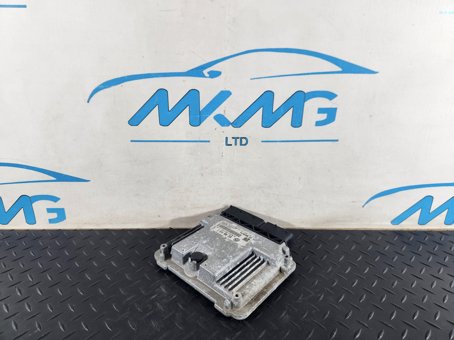 Volkswagen Golf MK6 5K Engine Control Unit ECU 03C906016E