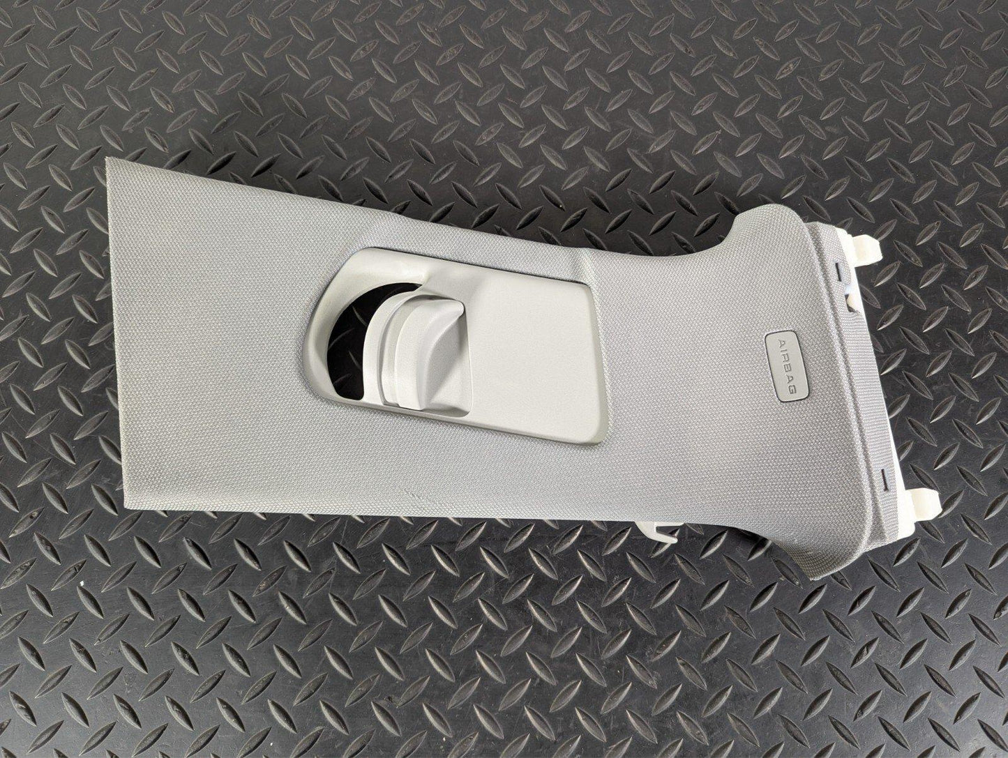 16-19 AUDI A4 B9 GENUINE RIGHT DRIVER SIDE B-PILLAR TRIM COVER 8W0867244