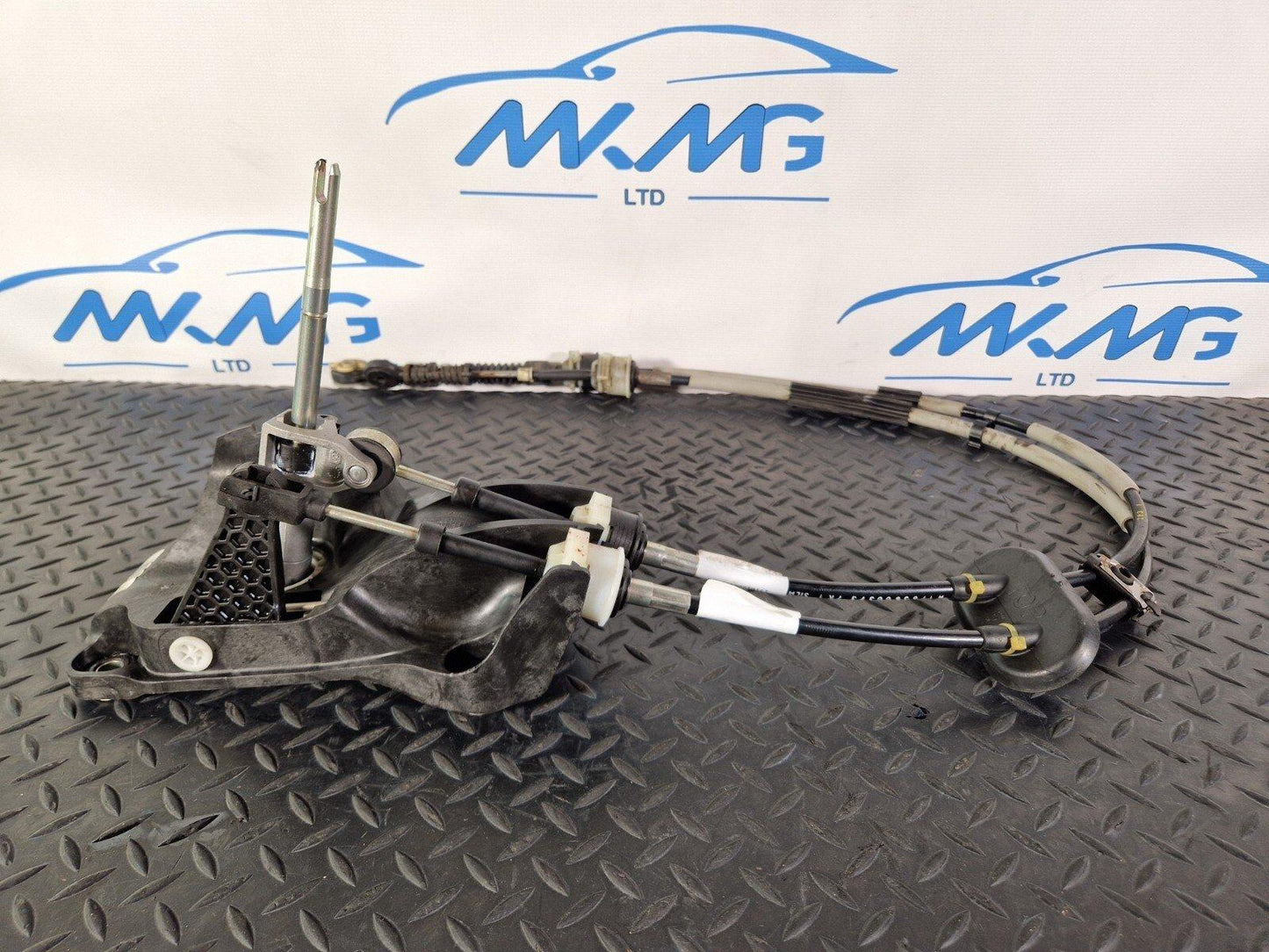 14-19 MERCEDES BENZ GLA X156 GEAR SELECTOR CABLE LINKAGE A1763600373