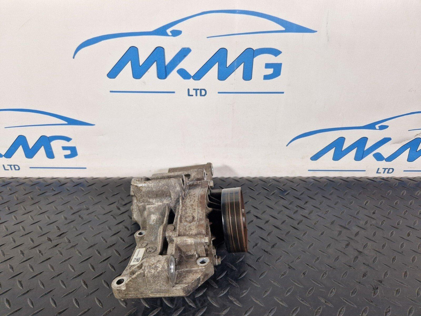 14-21 BMW 2 SERIES GRAN TOURER F45 F46 WATER PUMP THERMOSTAT BRACKET 8575850