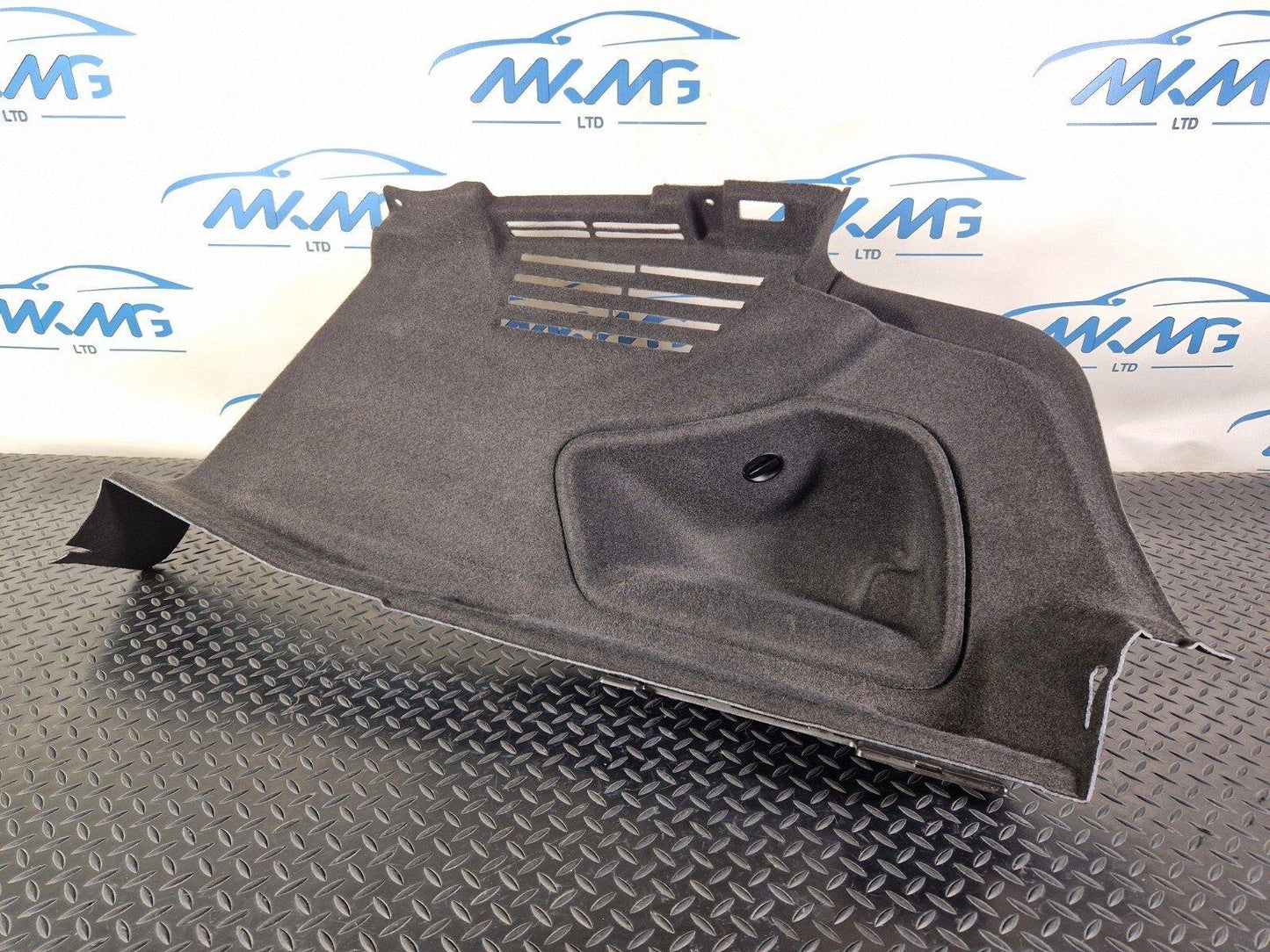 16-19 AUDI A4 B9 GENUINE REAR RIGHT DRIVER SIDE BOOT PANEL TRIM 8W5863880M