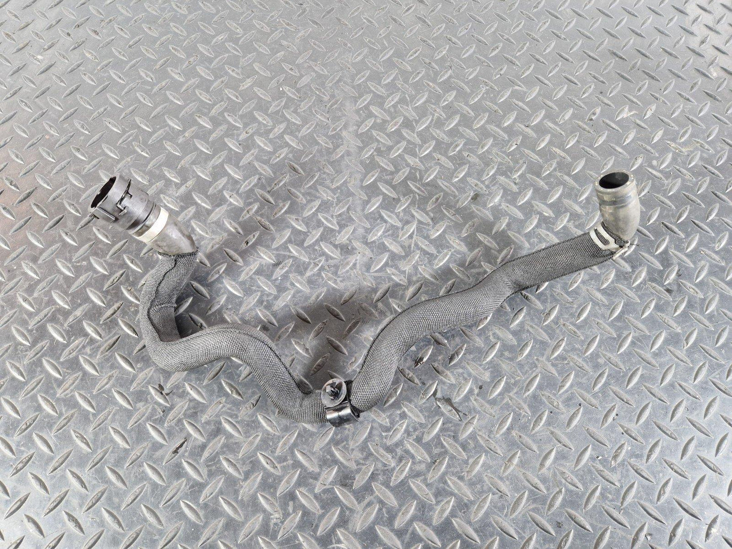 10-17 AUDI A8 4H LEFT N/S LOWER COOLANT HOSE PIPE 4H0121447M