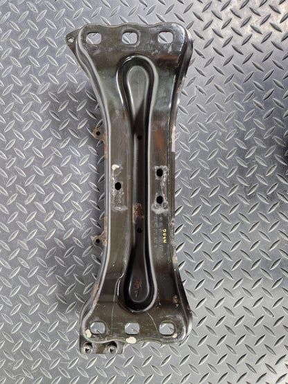 14-21 MERCEDES BENZ C200d W205 GEARBOX MOUNT BRACKET ENGINE CARRIER A2052402502