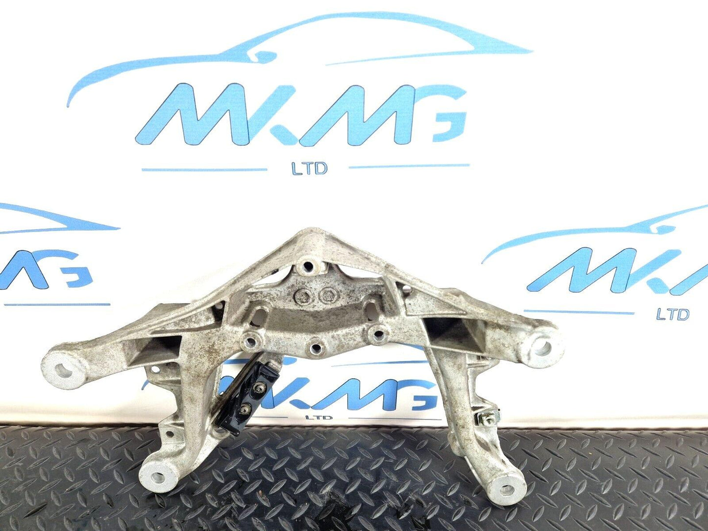 16-24 AUDI A5 F5 COUPE GENUINE MANUAL GEARBOX TRANSMISSION BRACKET 8W0399262AD