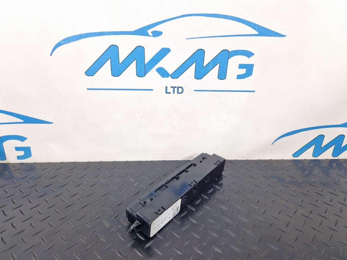 18-ON MERCEDES BENZ SPRINTER W907 OEM GENUINE RADIO CONTROLS A9079002403