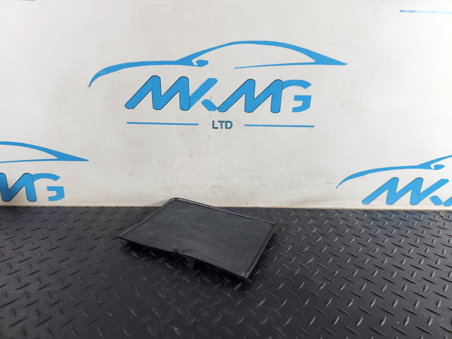 Volkswagen Touareg 7P Centre Console Storage Compartment 7P6862145