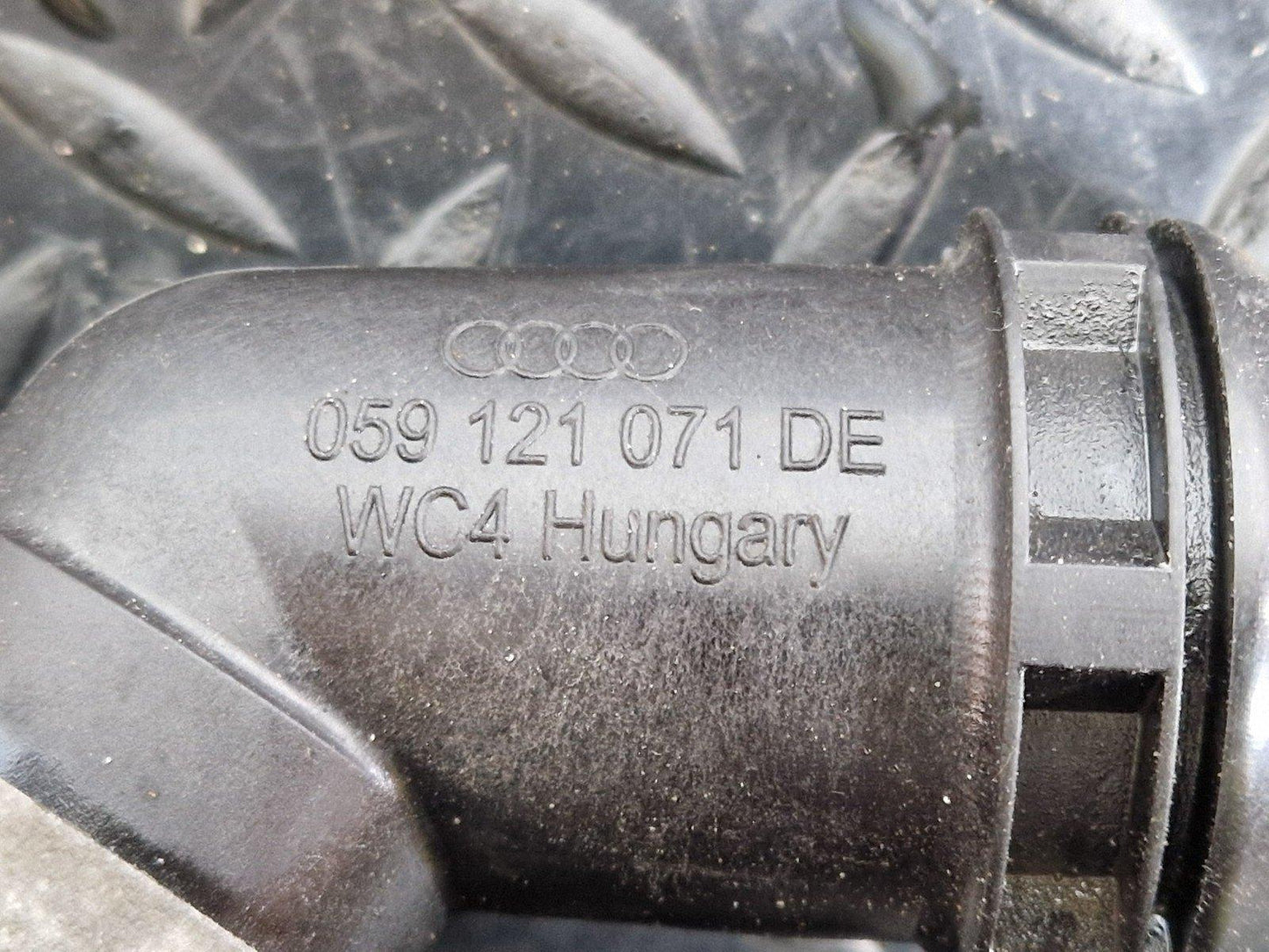 15-18 AUDI A7 4G GENUINE OEM AIR CON COMPRESSOR BRACKET 059121071DE