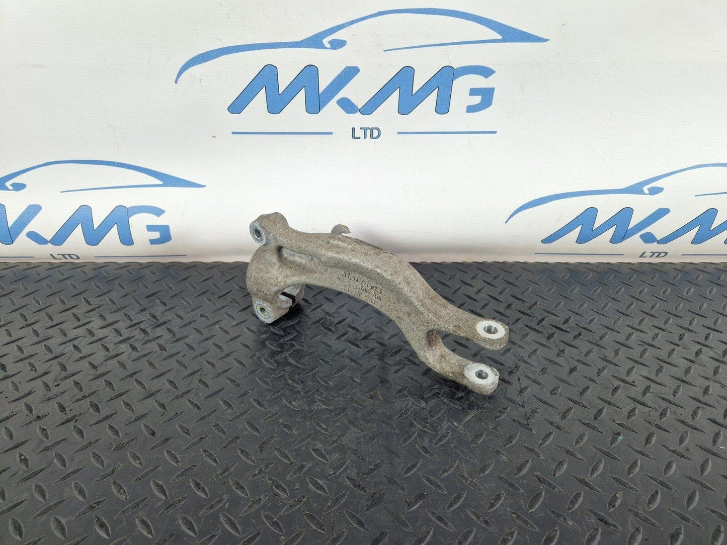 16-19 AUDI A4 B9 GENUINE FRONT LEFT SIDE SHOCK ABSORBER HOLDER 8W0037