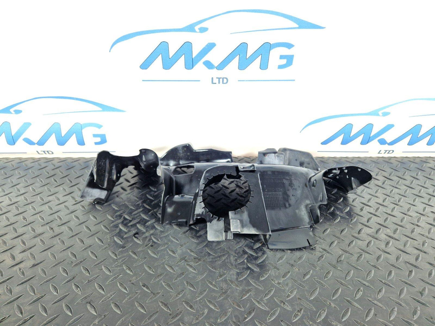 14-21 MERCEDES BENZ C220d W205 OEM LEFT CENTER NOISE CAPSULE A2135244000