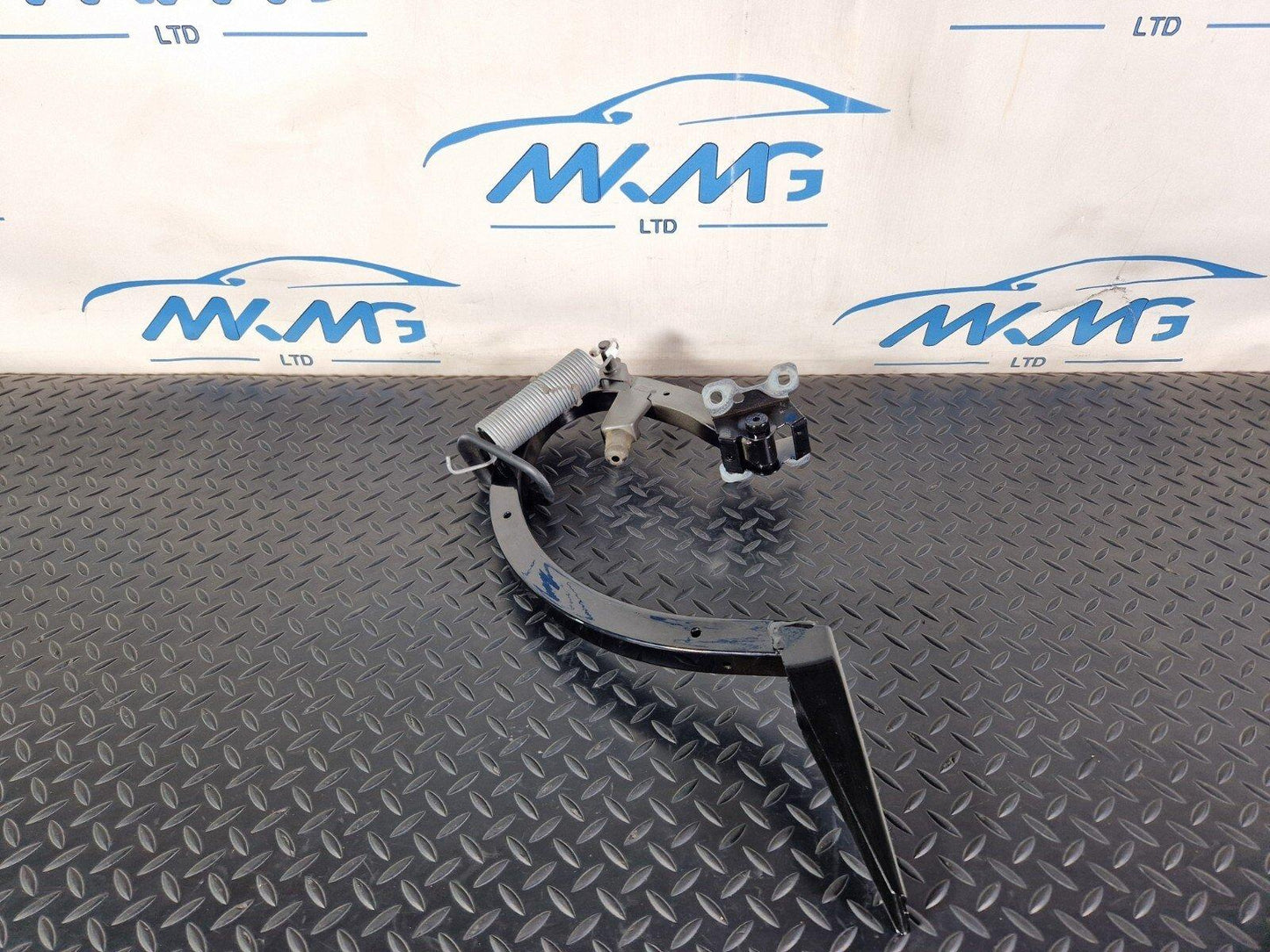 16-24 AUDI A5 F5 COUPE GENUINE REAR TAILGATE BOOTLID HINGE LEFT SIDE 8W6827301