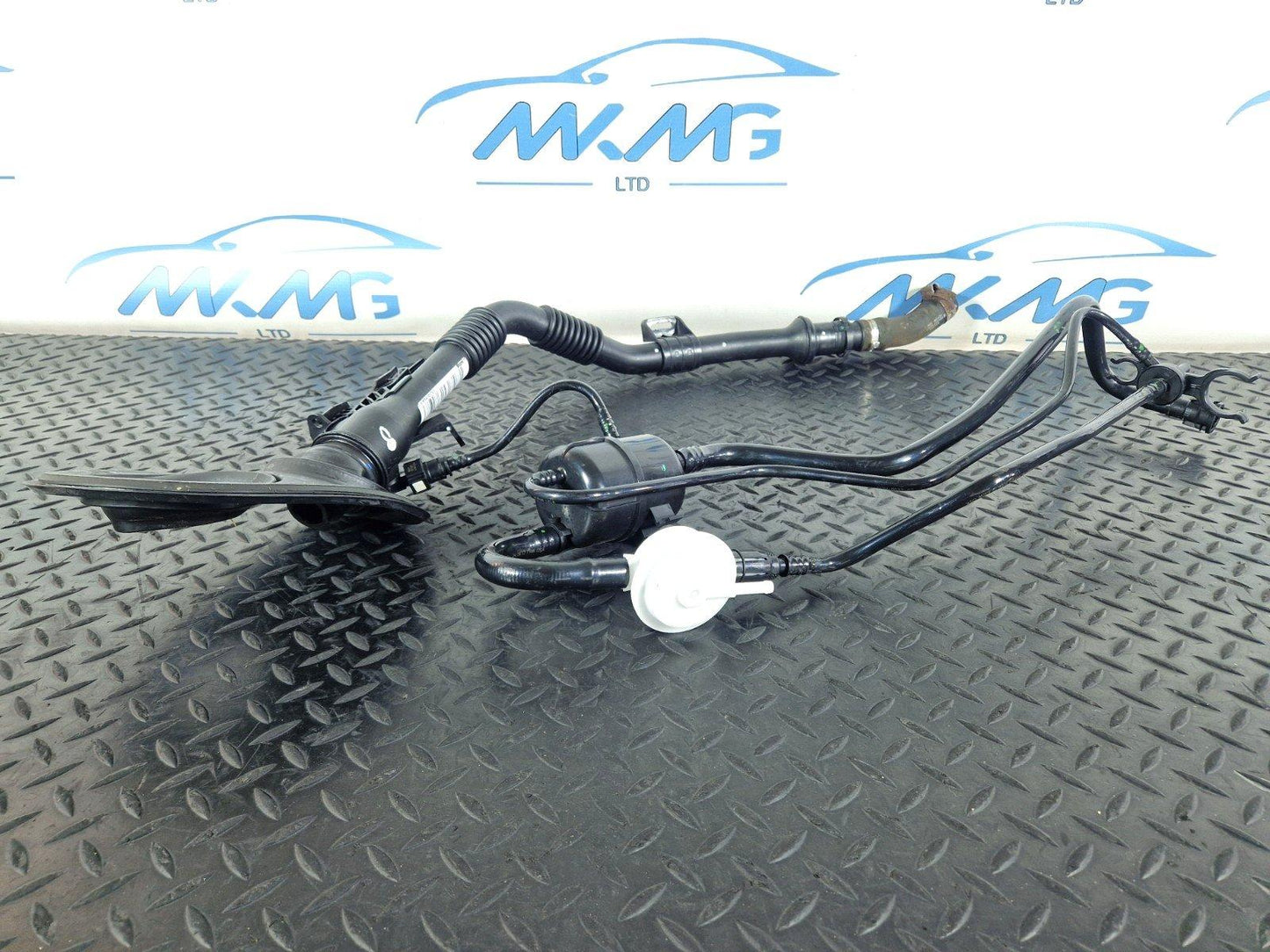 11-19 MERCEDES BENZ ML W166 ADBLUE PIPE FILLER A1664701720