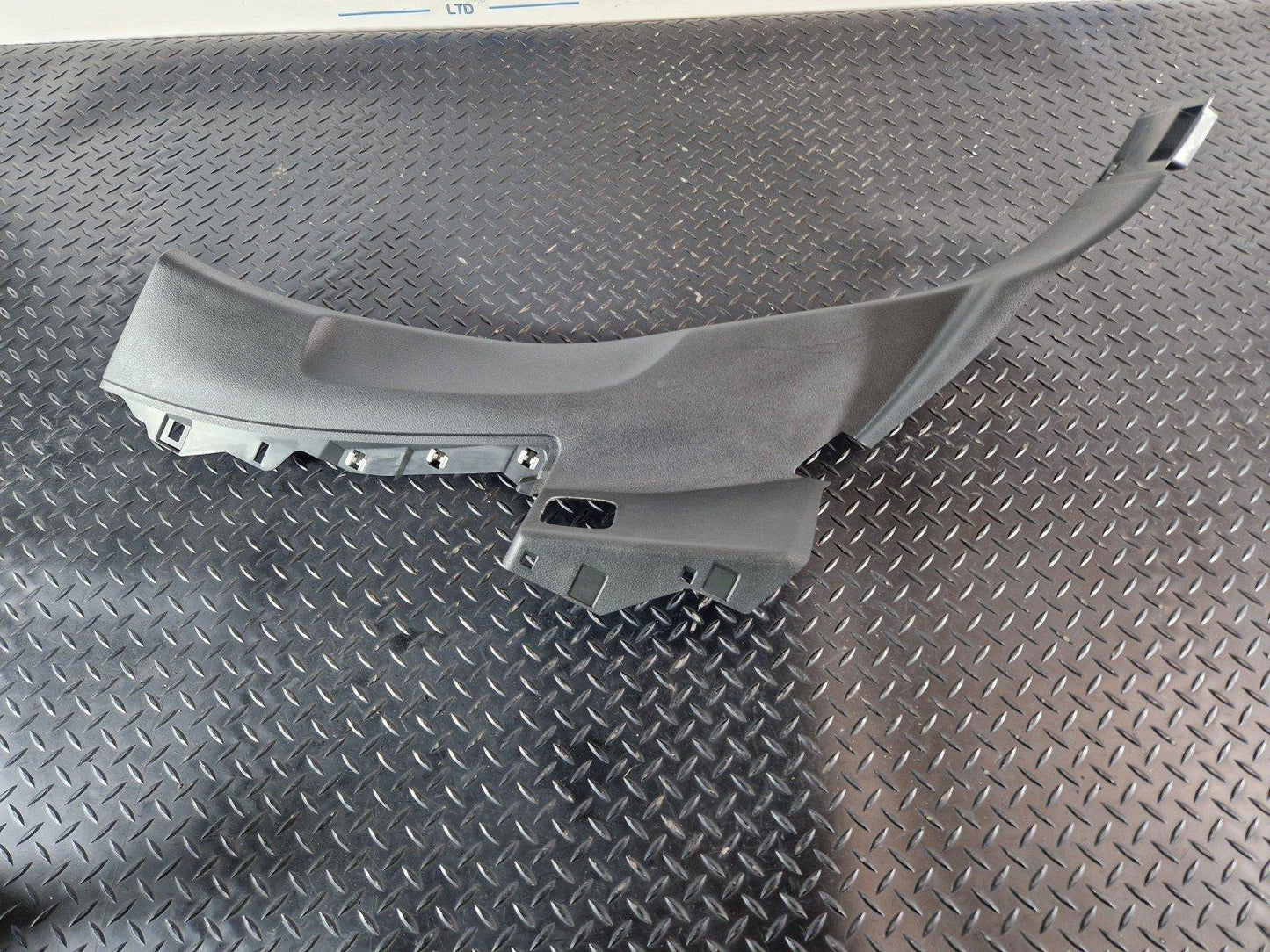 16-20 AUDI Q7 4M GENUINE REAR LEFT SEAT TRIM 4M0867767F