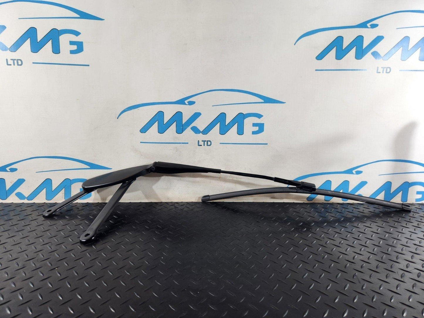 16-22 MERCEDES BENZ X253 GENUINE WINDSCREEN LEFT N/S WIPER ARM COVER A2058240219