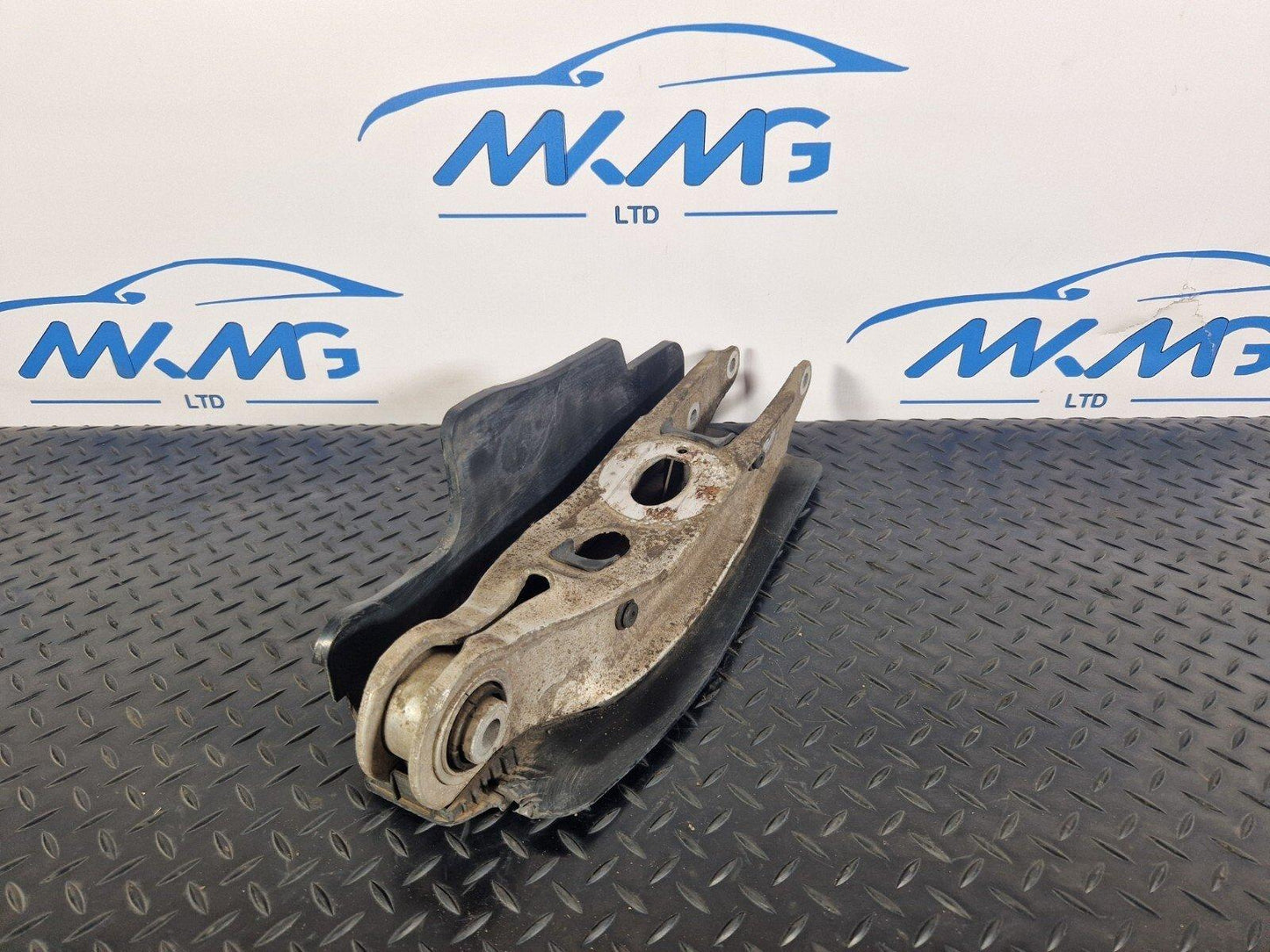 6-19 AUDI A4 B9 GENUINE REAR RIGHT OR LEFT SIDE LOWER CONTROL ARM 8W0505311H