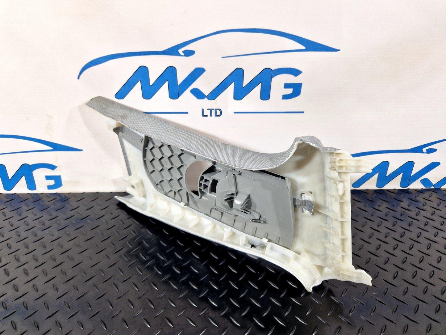 16-19 AUDI A4 B9 GENUINE LEFT PASSENGER SIDE B-PILLAR TRIM COVER 8W0867243E