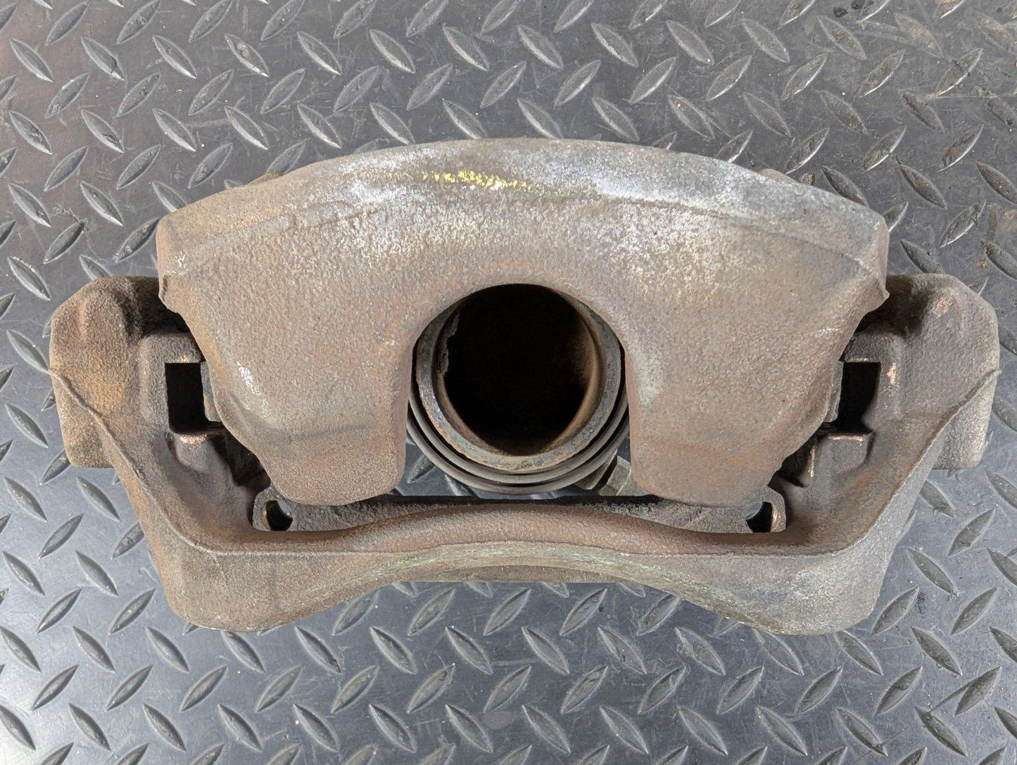 13-19 MERCEDES BENZ CLA C117 GENUINE FRONT LEFT N/S BRAKE CALIPER A24637 295X28