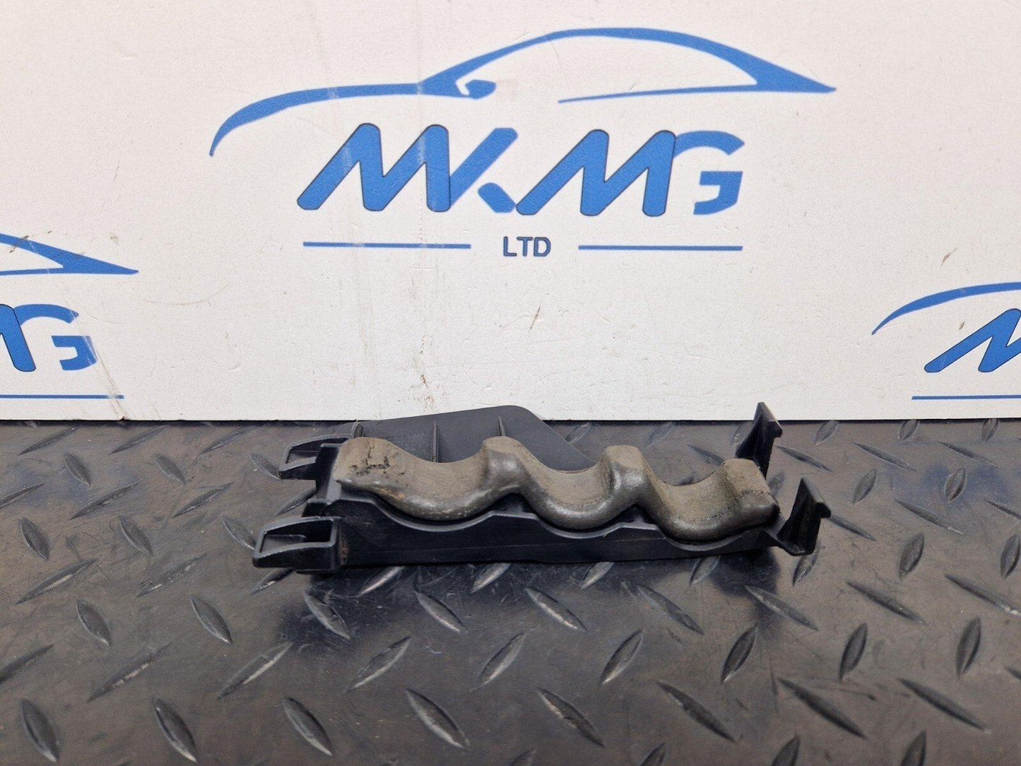 14-21 MERCEDES-BENZ C-CLASS C250D W205 GENUINE PIPE HOLDING BRACKET A2058310798