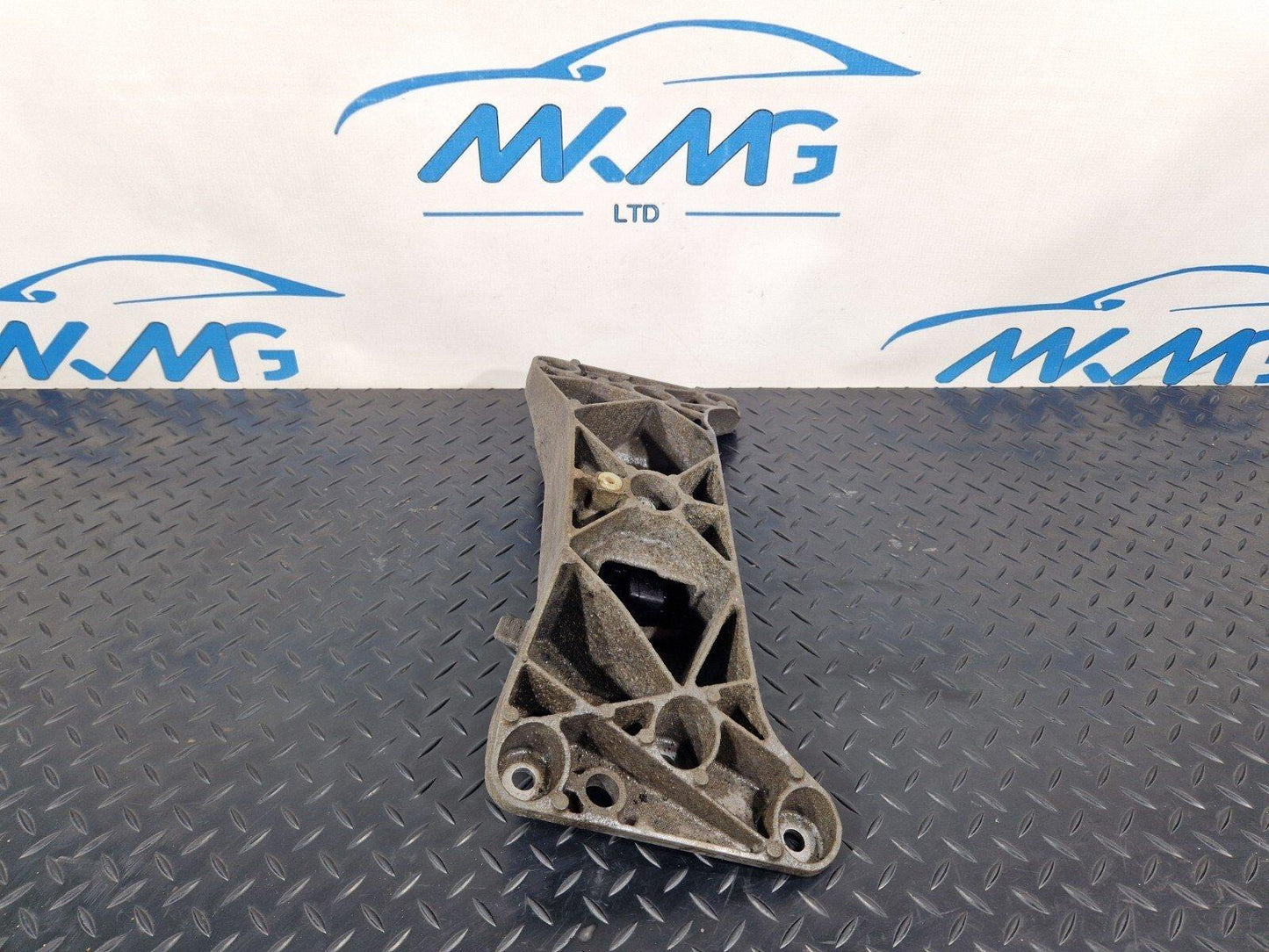 11-18 BMW 6 SERIES F06 GENUINE GEARBOX SUPPORT BRACKET MOUNT 6777613 6770289