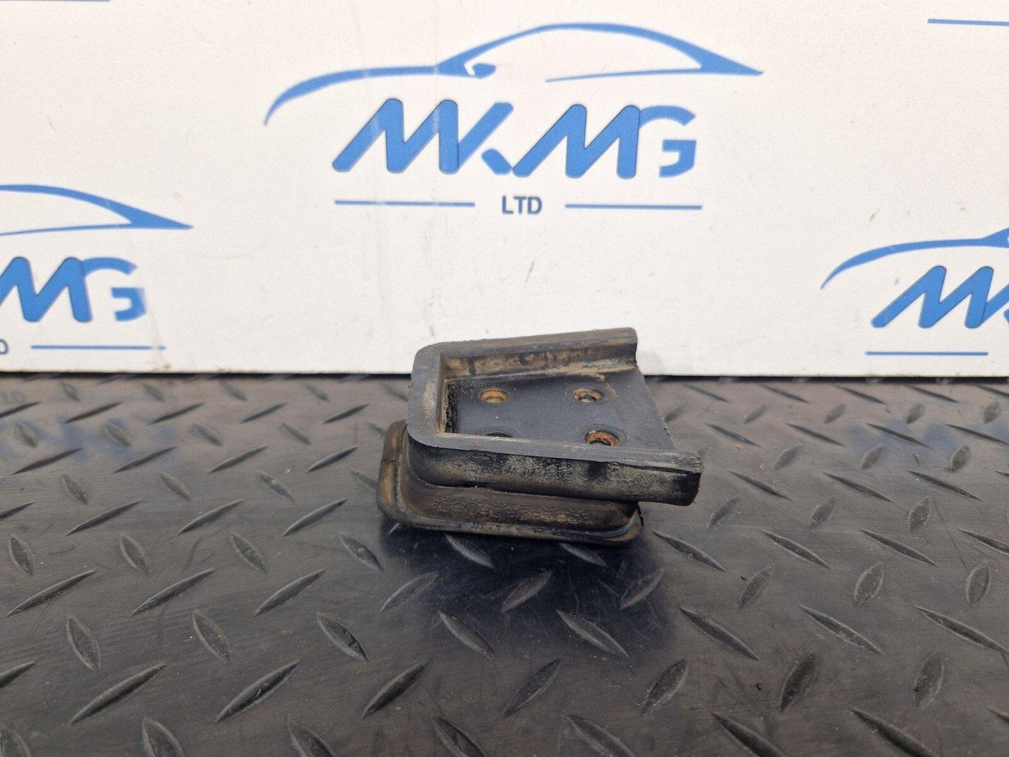 2018-ON MERCEDES BENZ SPRINTER W907 SPRING BEARING A9063220019