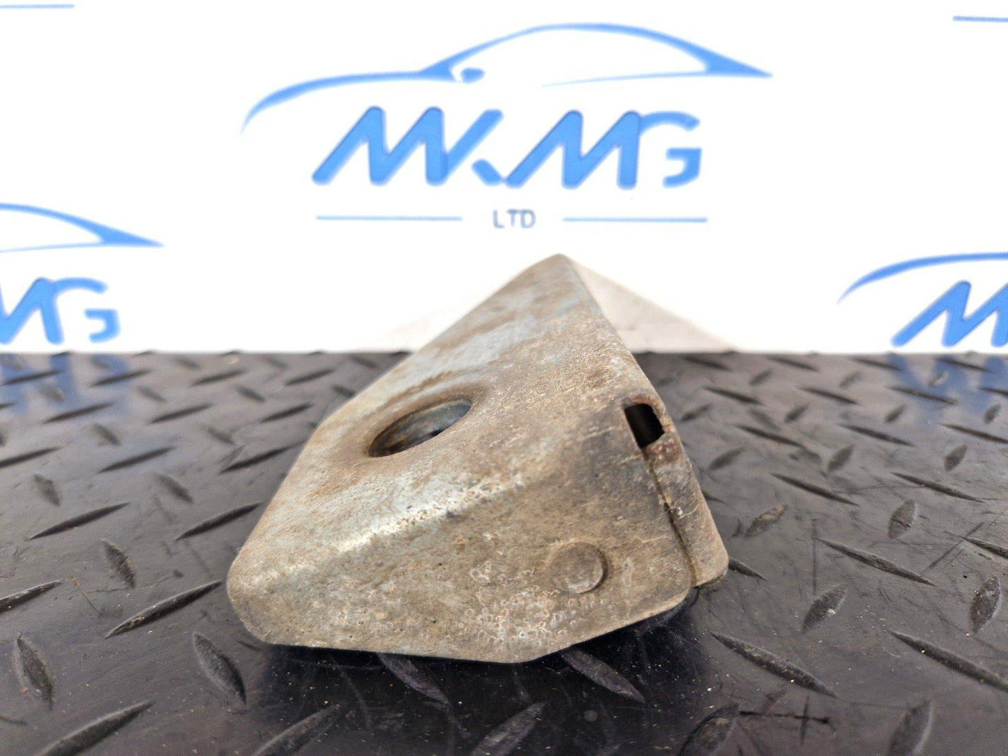 14-23 MERCEDES VITO W447 1.6 DIESEL GENUINE COOLANT SUPPORT BRACKET A4478600014