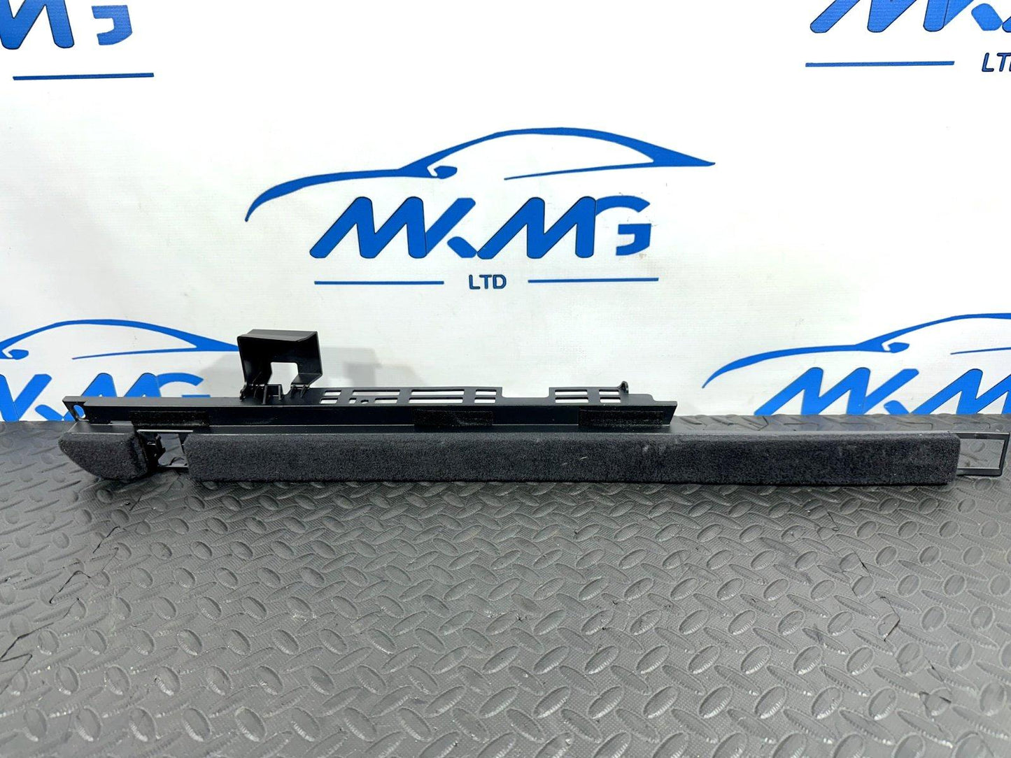 16-19 AUDI A4 B9 GENUINE REAR RIGHT BOOT INTERIOR FLOOR TRIM PANEL 8W9861828
