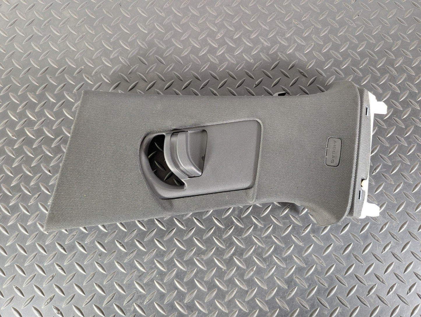 16-19 AUDI A4 B9 GENUINE LEFT N/S PASSENGER SIDE B-PILLAR TRIM COVER 8W0867243E
