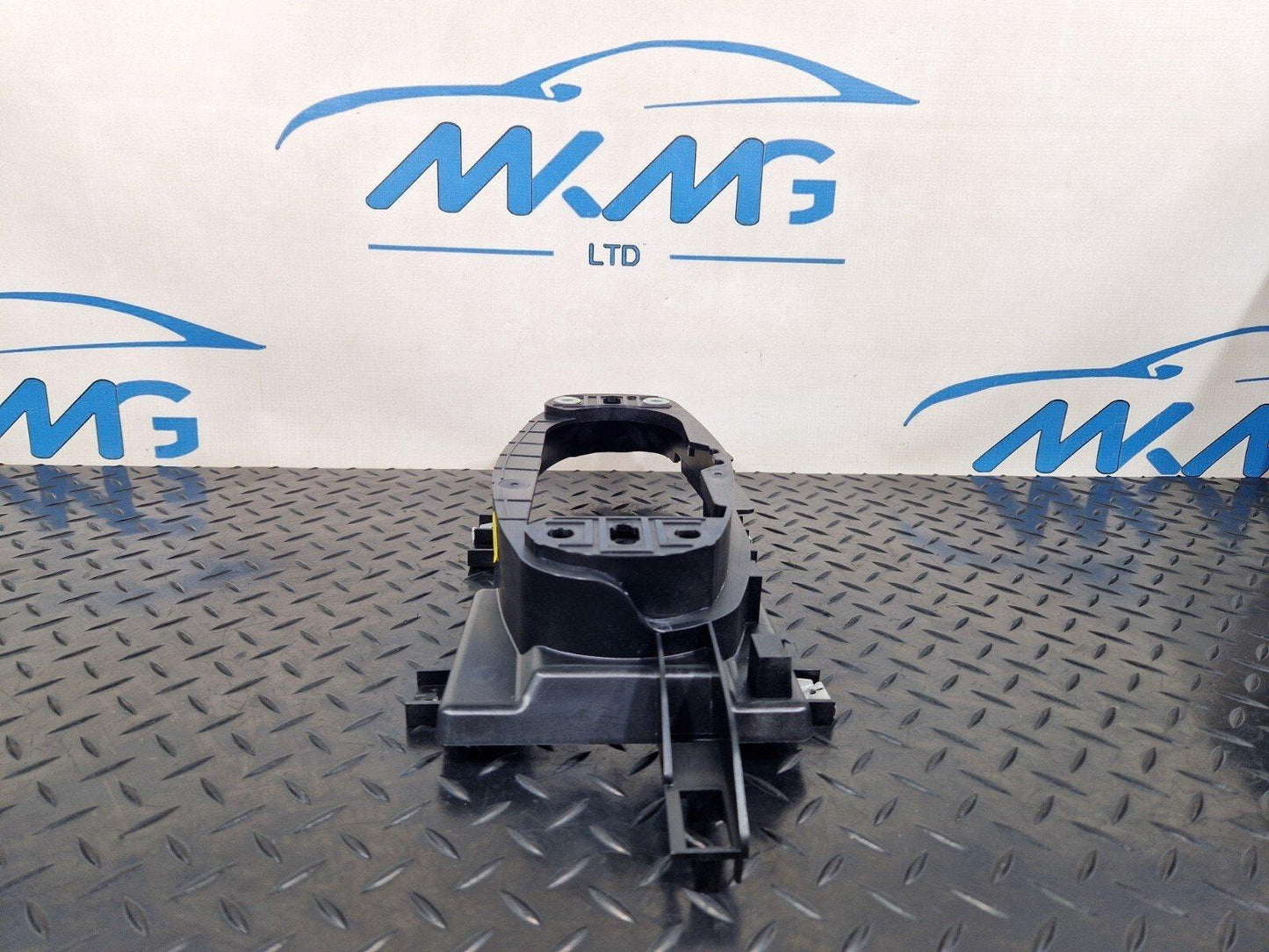 16-19 AUDI A4 B9 GENUINE GEARSTICK MOUNTING PLATE BRACKET 8W0863531