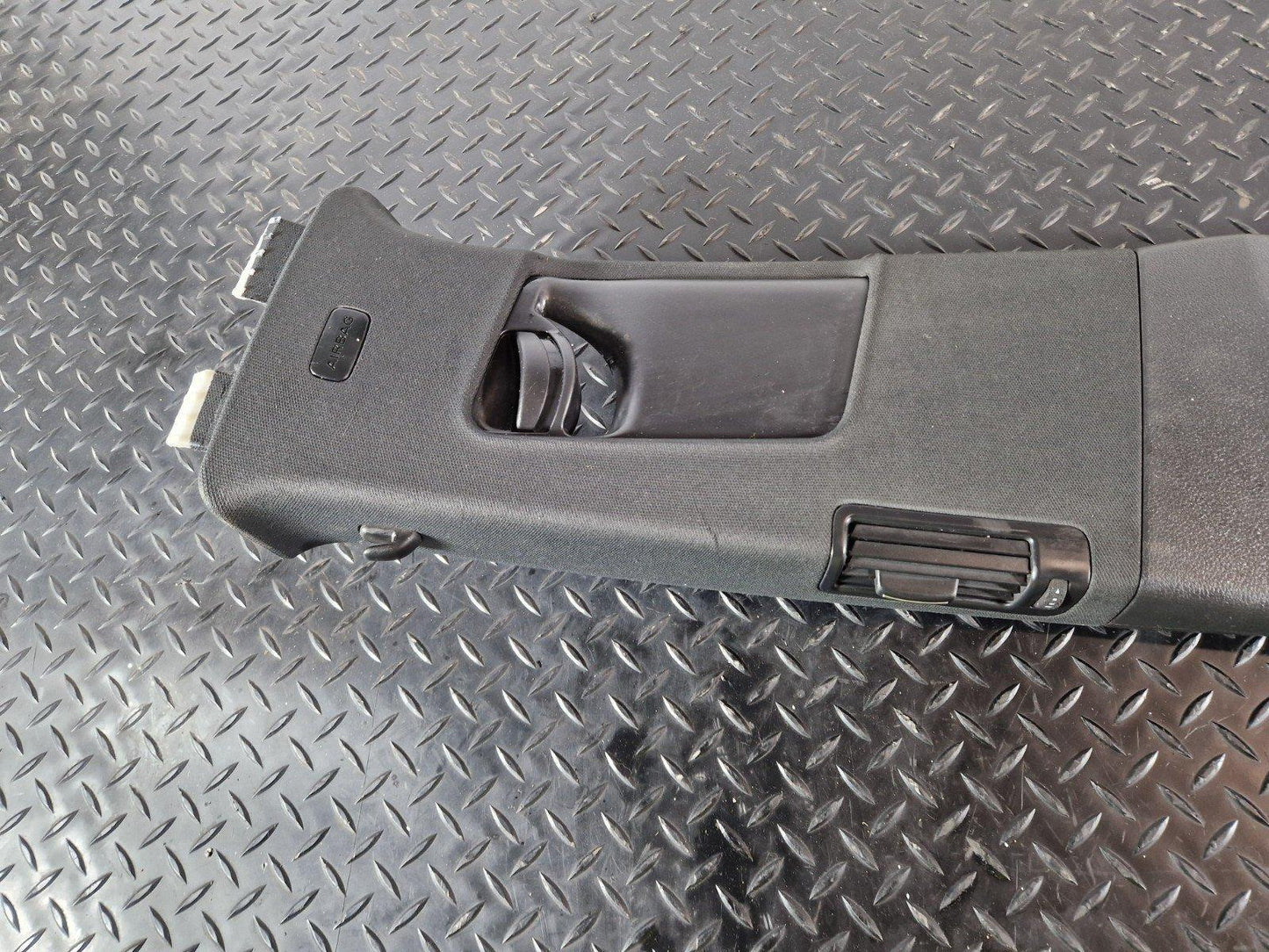 10-15 AUDI Q7 4L GENUINE B PILLAR TRIM PASSENGER LEFT NEAR SIDE 4L0819723