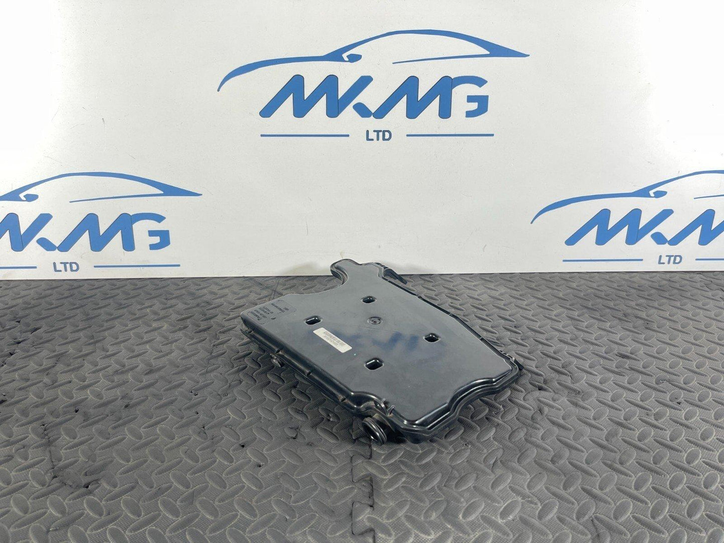 16-22 BMW X1 F48 2.0d B47 GENUINE DIESEL ENGINE AIR DUCT RESONATOR 8570016