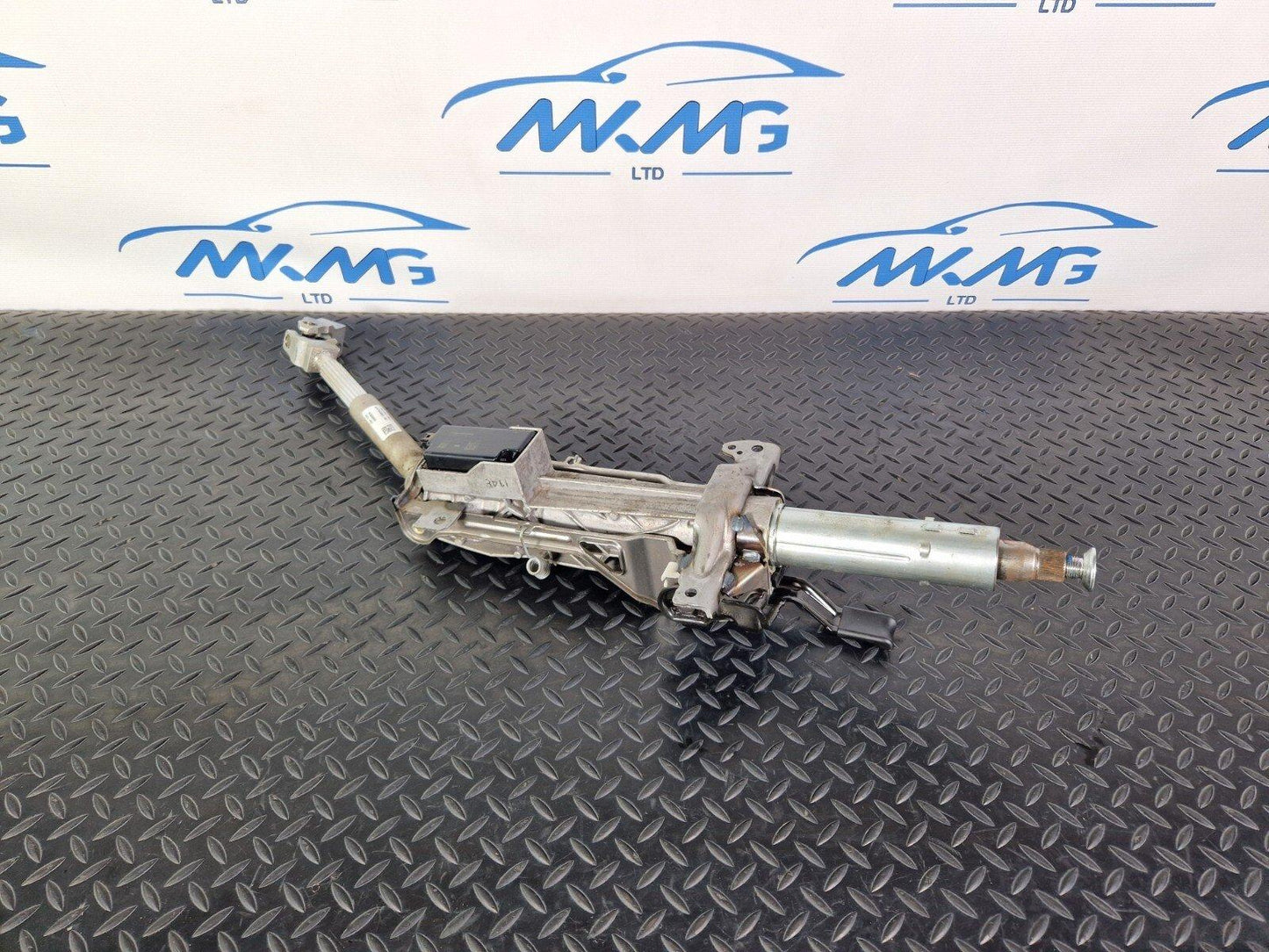 18-ON MERCEDES BENZ A CLASS W177 STEERING COLUMN LOWER & JOINT A2474608900