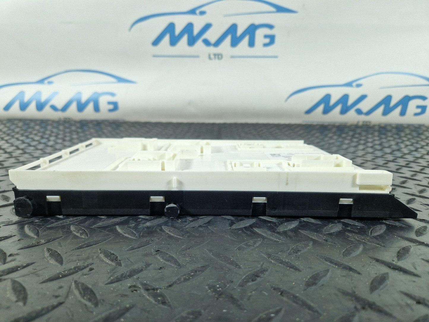 11-19 MERCEDES BENZ ML W166 FUSE BOX A1669001608