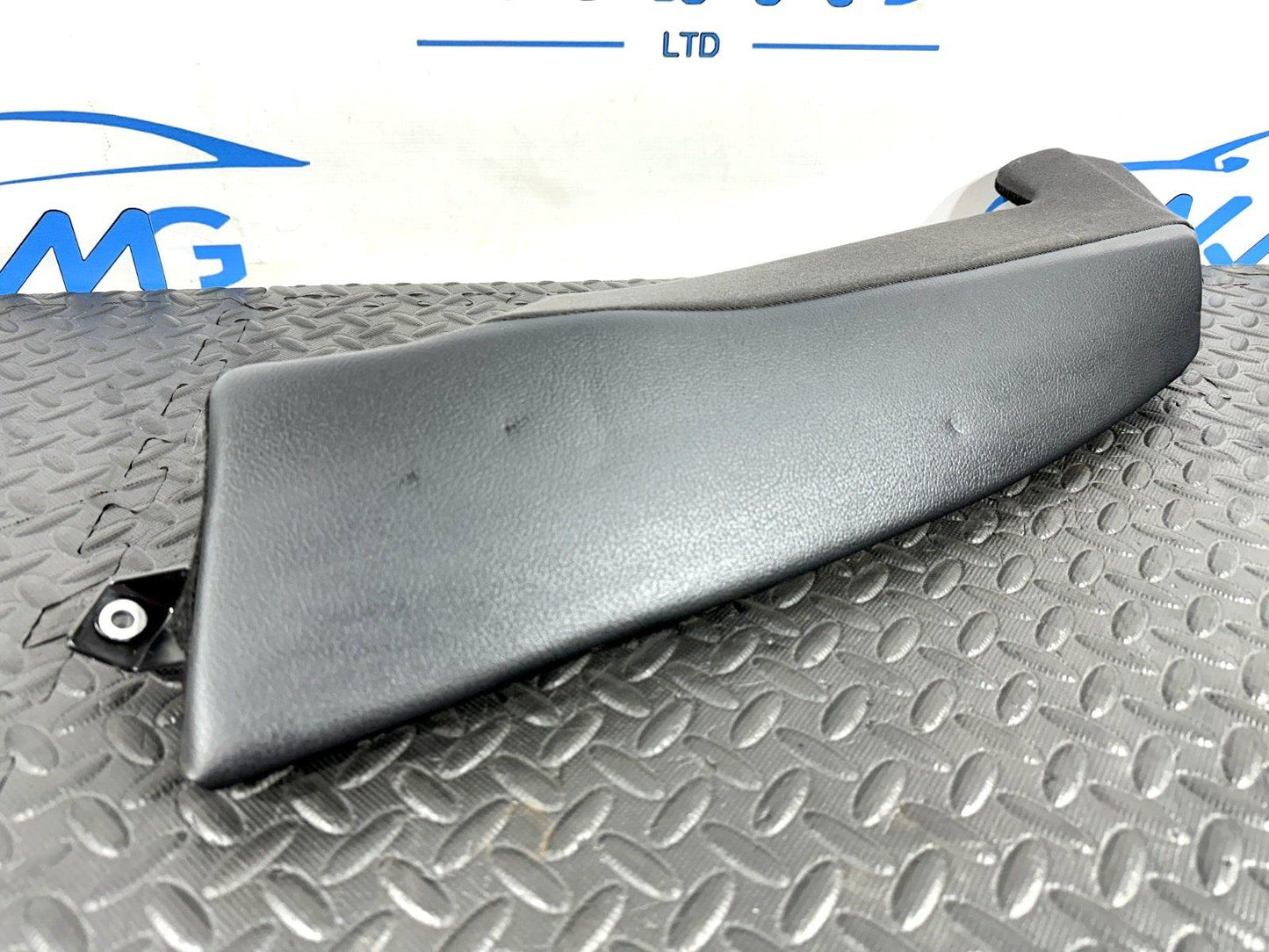 16-19 AUDI A4 B9 GENUINE REAR LEFT PASSENGER SIDE LEATHER BOLSTER 8W0885703AG