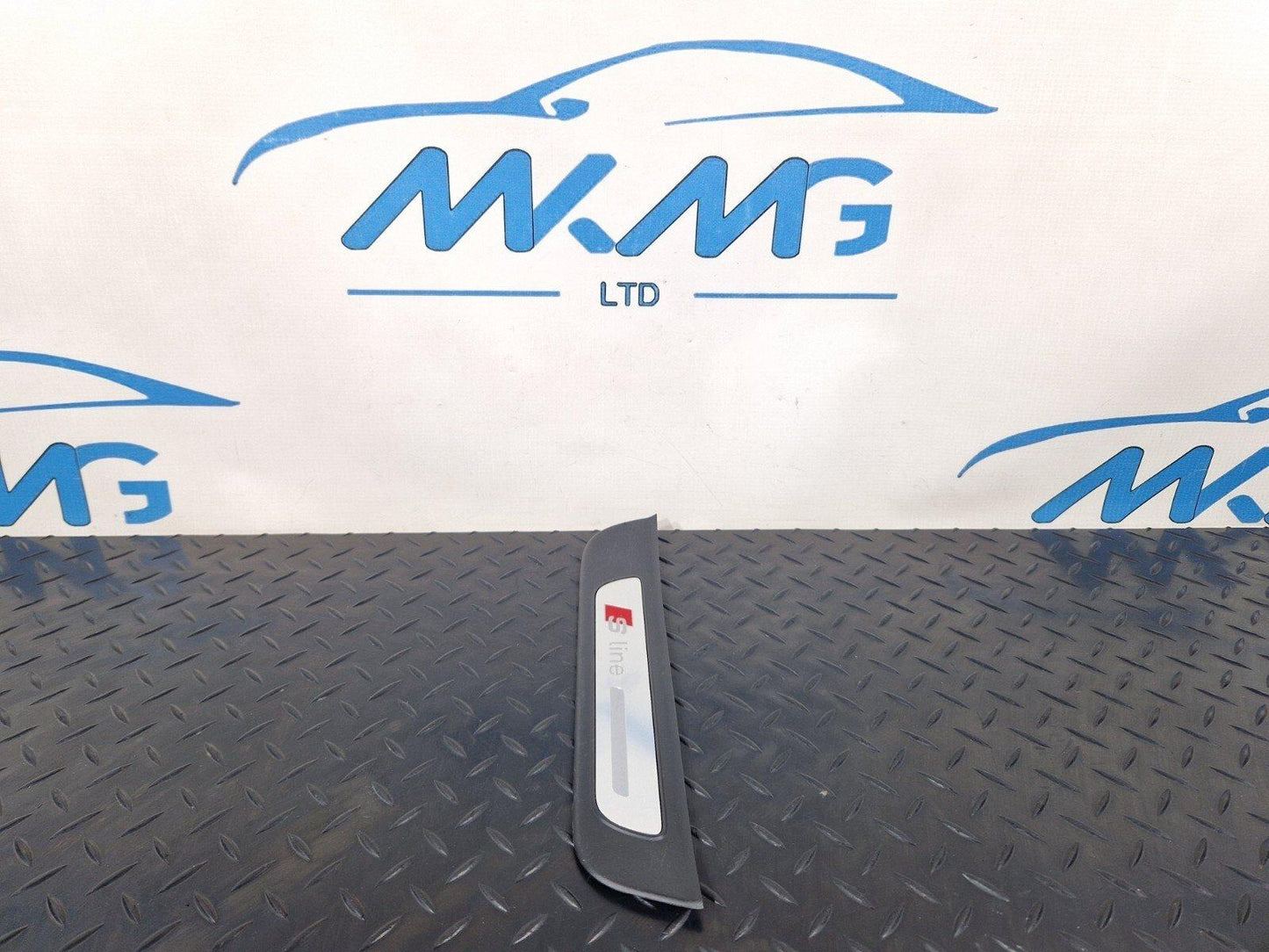 10-18 AUDI A7 4G S-LINE GENUINE REAR RIGHT SILL TRIM 4G8853376