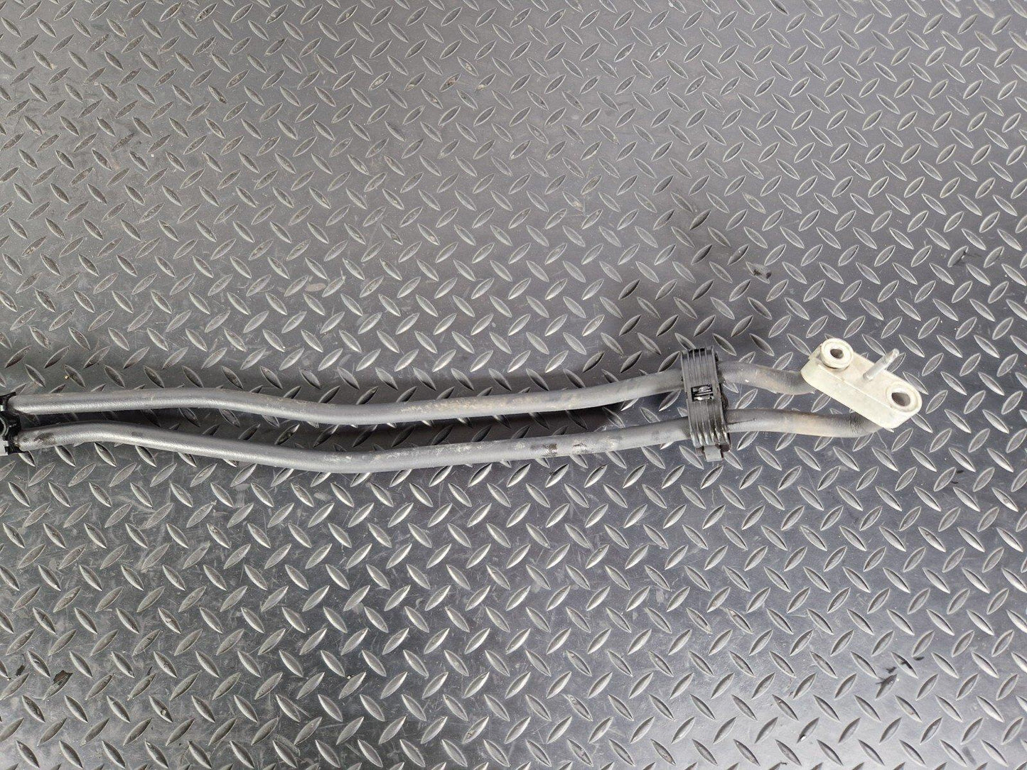 14-21 MERCEDES BENZ C300h W205 HYBRID BATTERY COOLING HOSES A2058306702