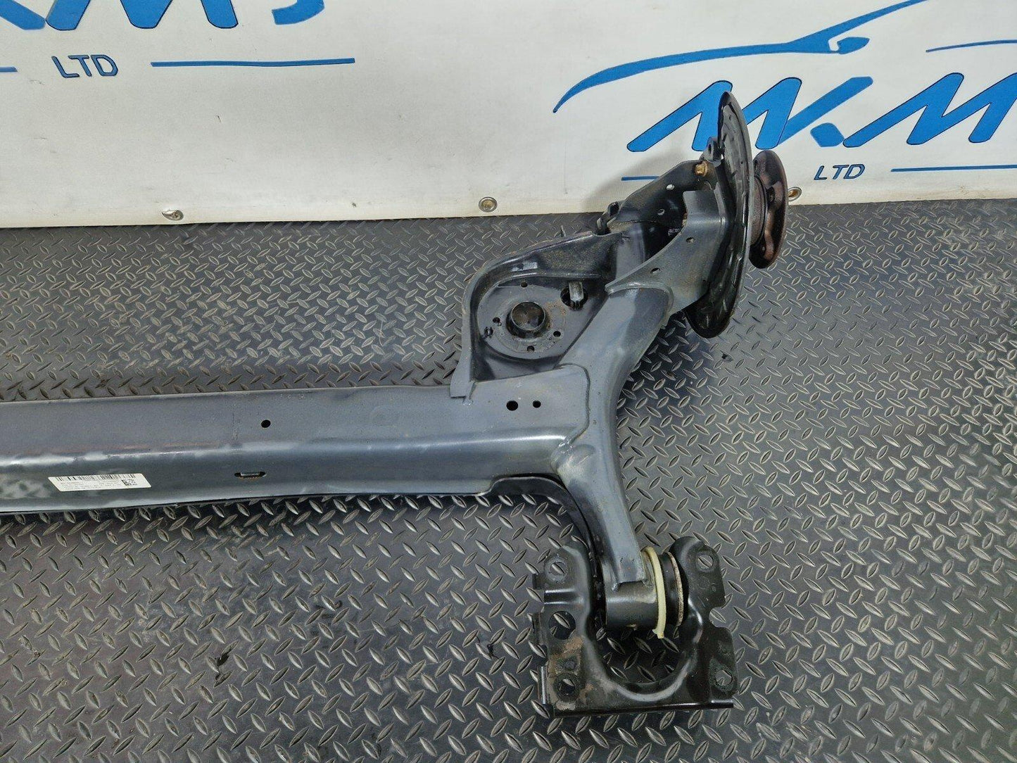 19-ON MERCEDES CLA E250e C118 GENUINE REAR AXLE WITH WHEEL BEARING 11858413000