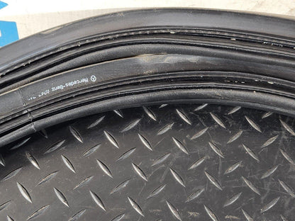 19-ON MERCEDES B CLASS W247 TAILGATE BOOT LID RUBBER SEAL A2477402100