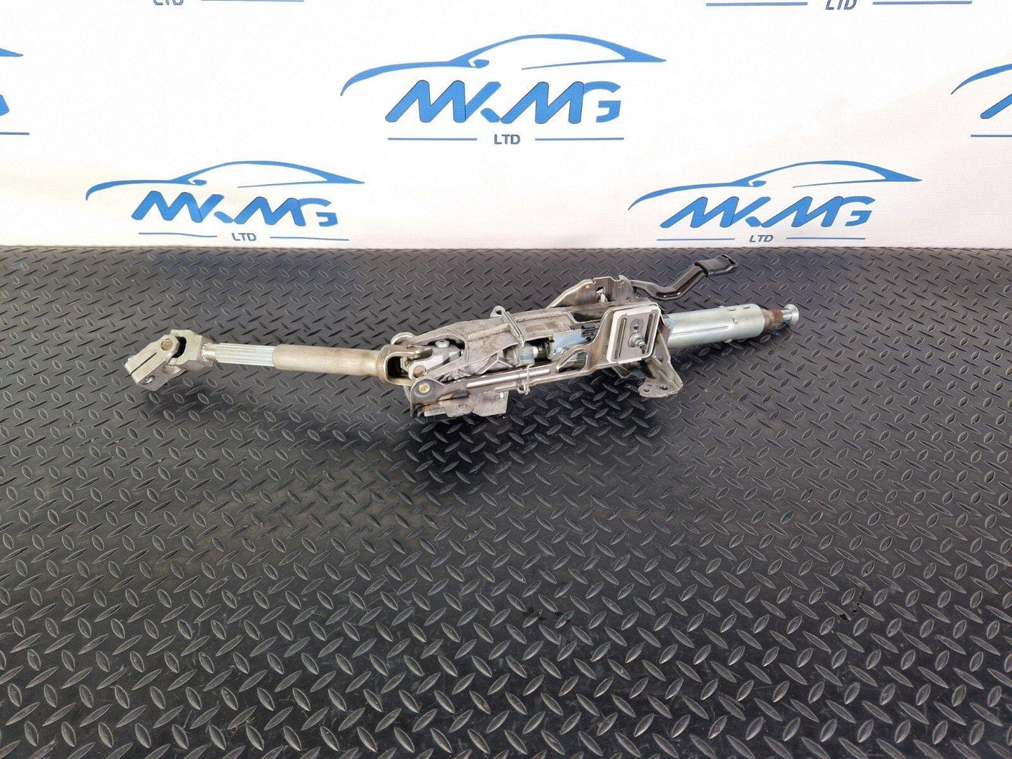 18-ON MERCEDES BENZ A CLASS W177 STEERING COLUMN LOWER & JOINT A2474608900
