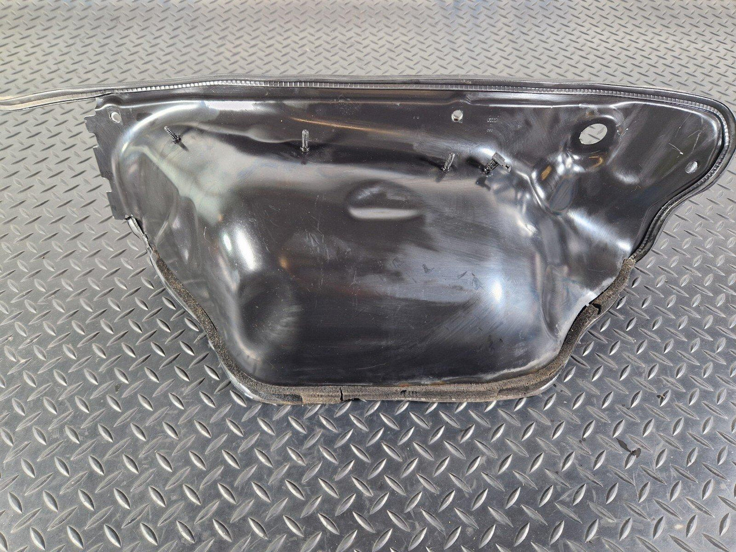 10-18 AUDI A7 4G S-LINE OEM HEAT PROTECTION 4G0804165B