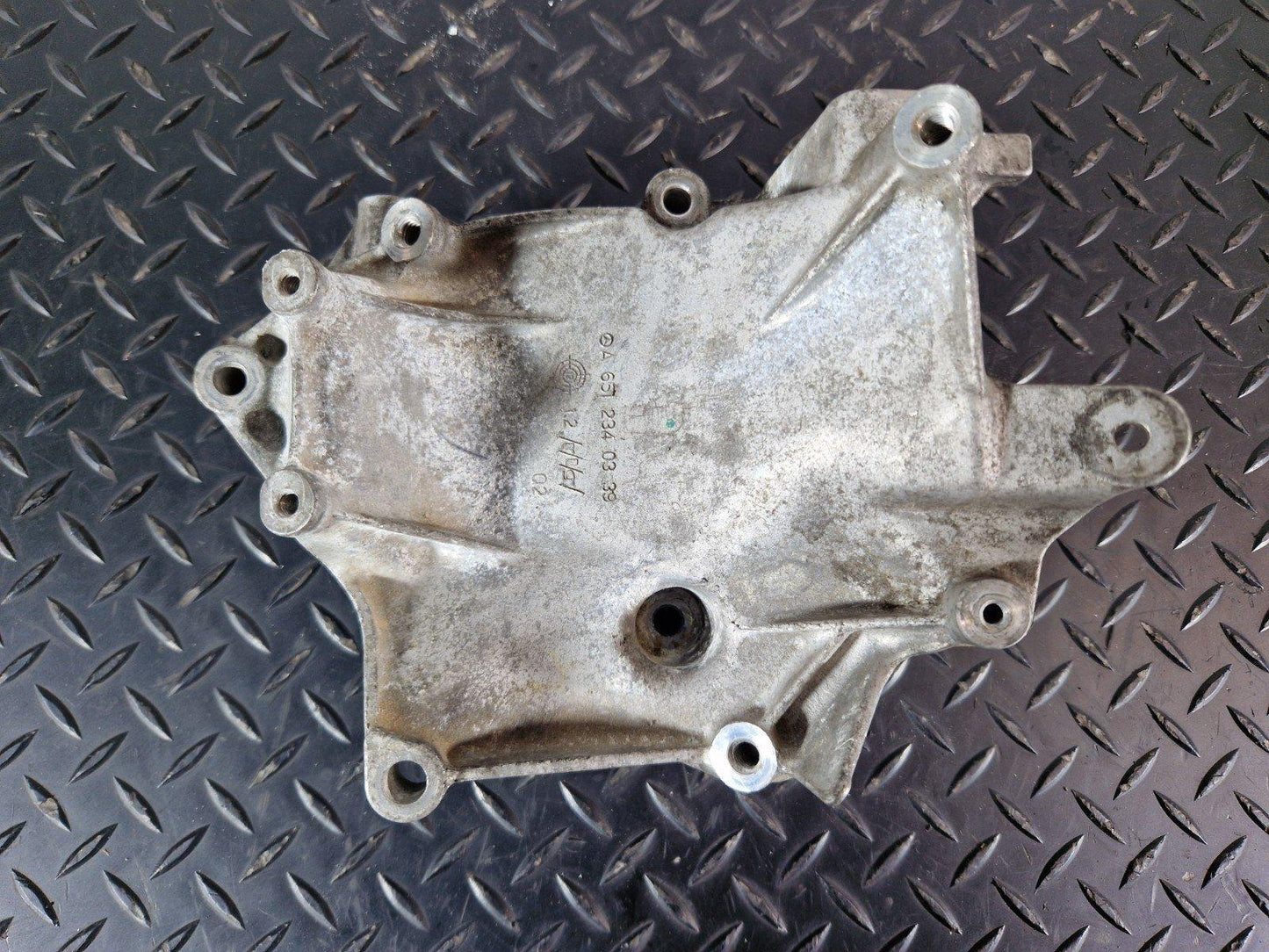 14-21 MERCEDES BENZ C E CLS W205 W213 ENGINE BRACKET A6512340339