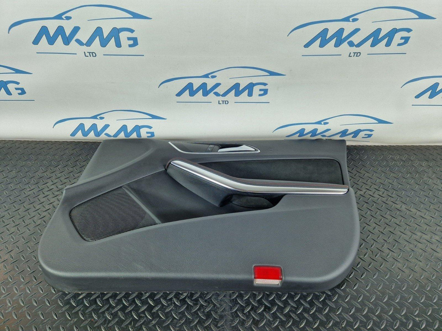 12-18 MERCEDES BENZ W176 GENUINE FRONT RIGHT DRIVE SIDE DOOR CARD PANEL