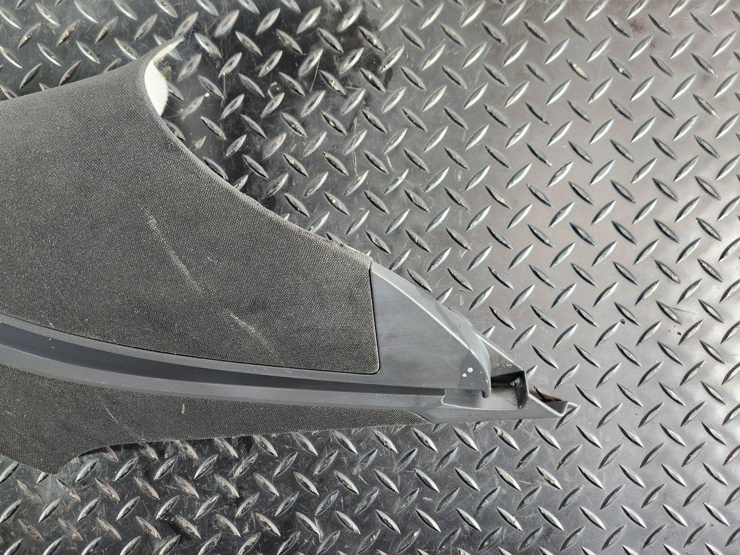 10-18 VW TOUAREG 7P GENUINE LEFT N/S REAR C PILLAR TRIM 7P6867245B