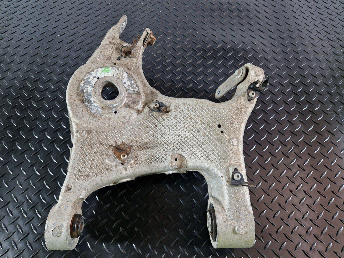 19-ON RANGE ROVER EVOQUE L551 REAR N/S PASSENGER LEFT CONTROL ARM FK72-5B531-AG