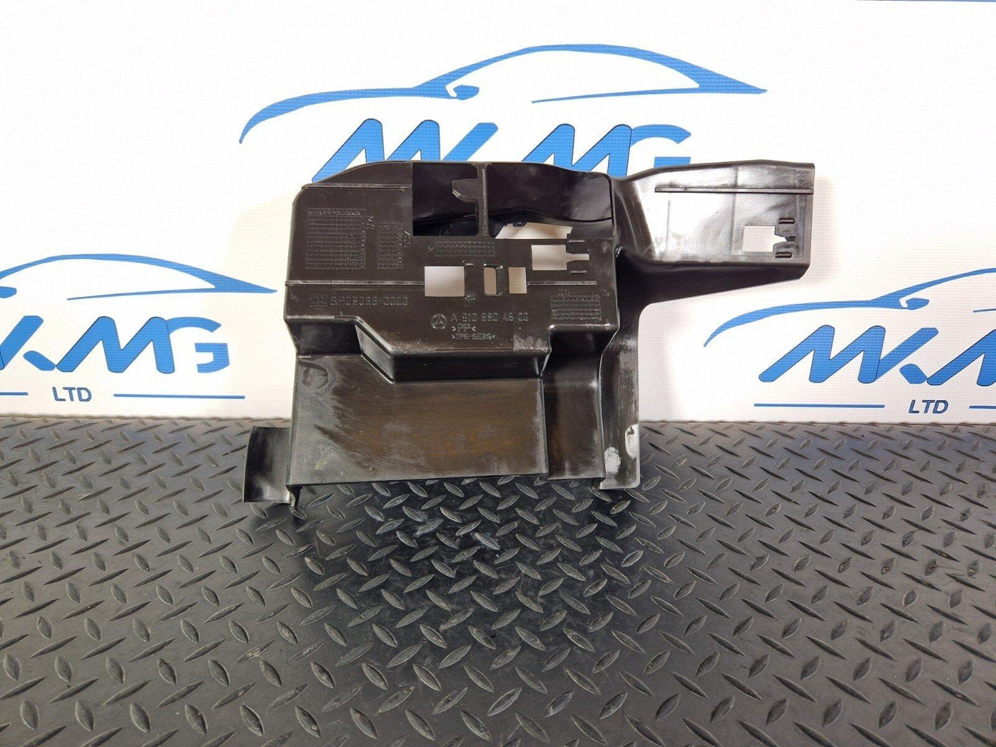 14-21 MERCEDES BENZ C220d W205 N/S AIR GUIDE DUCT CHANNEL A9108804600