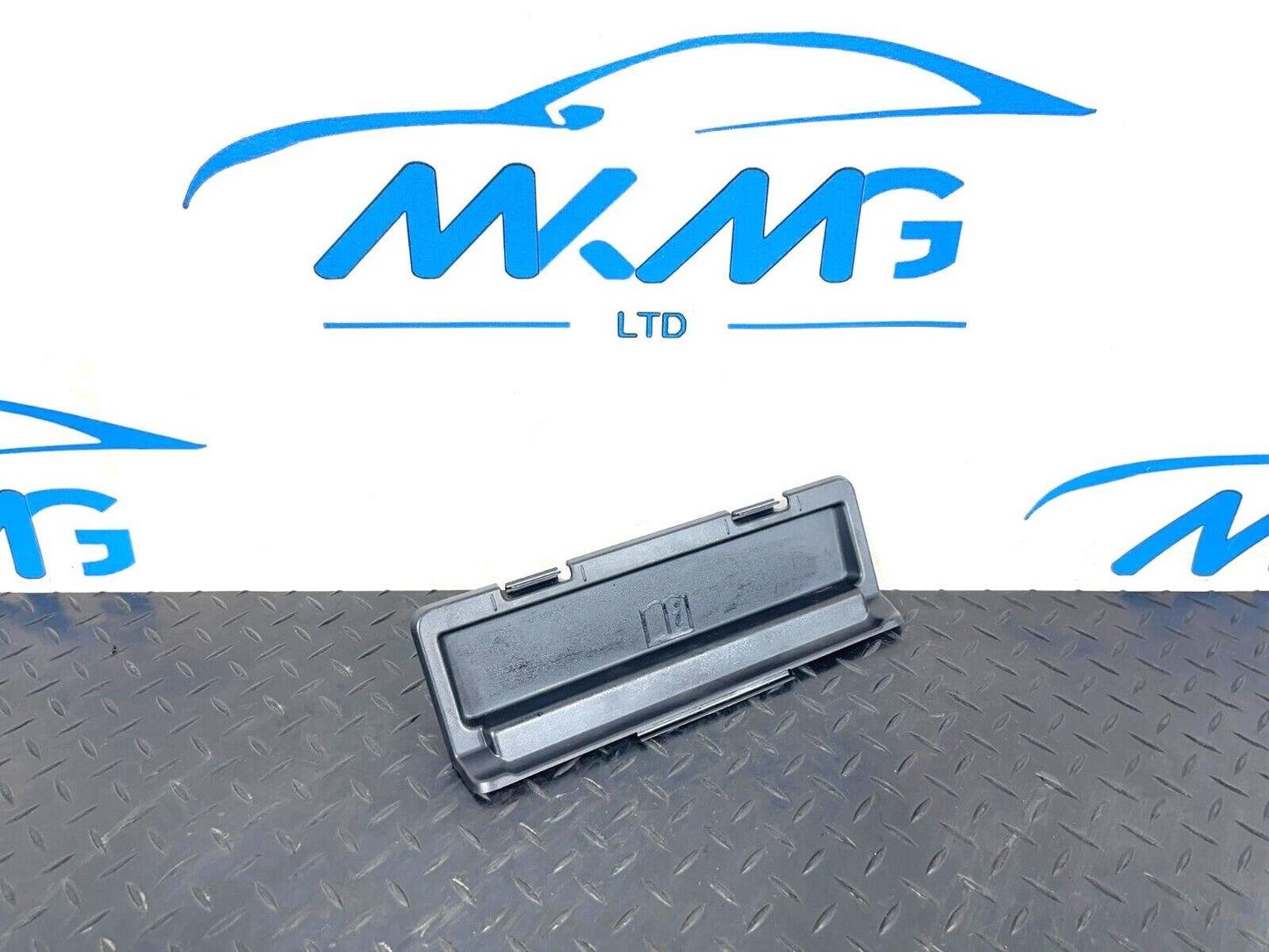 2019-ON  LAND ROVER DISCOVERY L550 GLOVE BOX TRIM K8D206040A