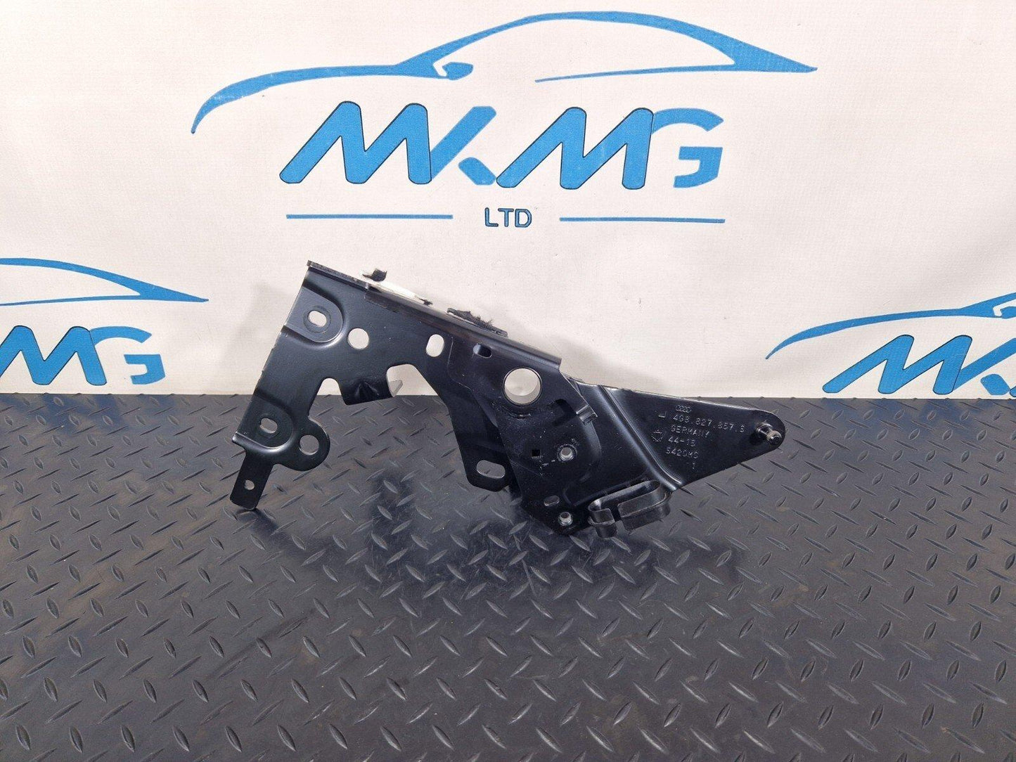 15-18 AUDI A7 4G REAR LEFT SIDE N/S BOOT TAILGATE STRUT SUPPORT MOUNT 4G8827857