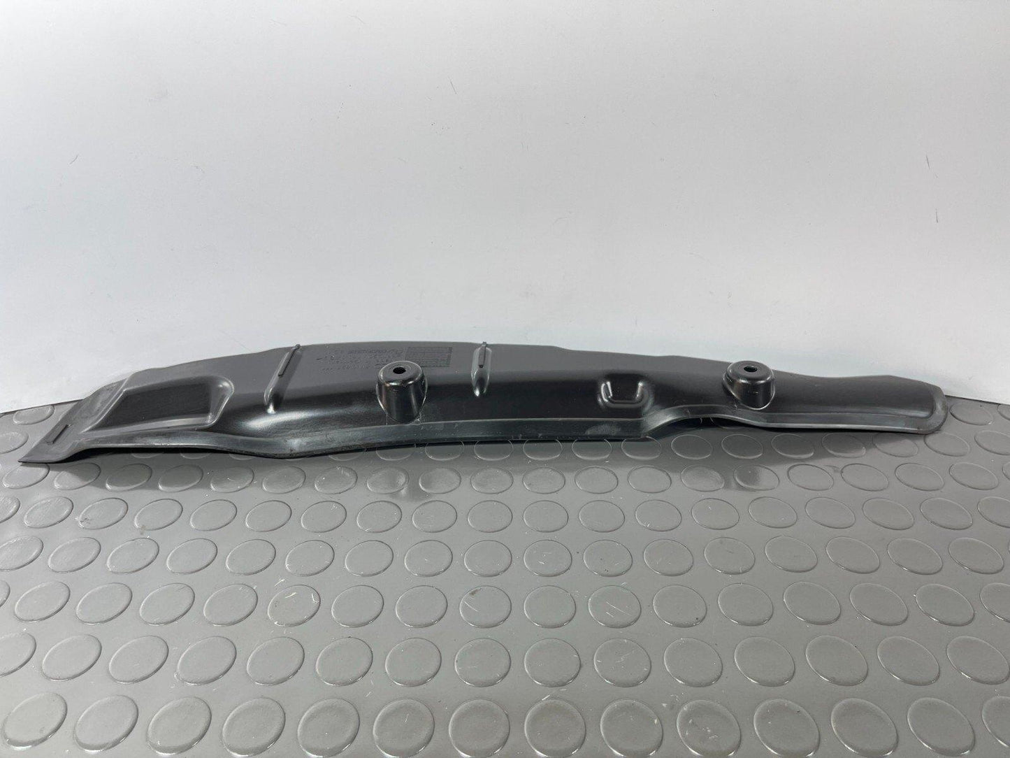 16-19 AUDI A4 B9 ESTATE GENUINE FRONT LEFT SIDE WING FENDER COVER 8W0821111