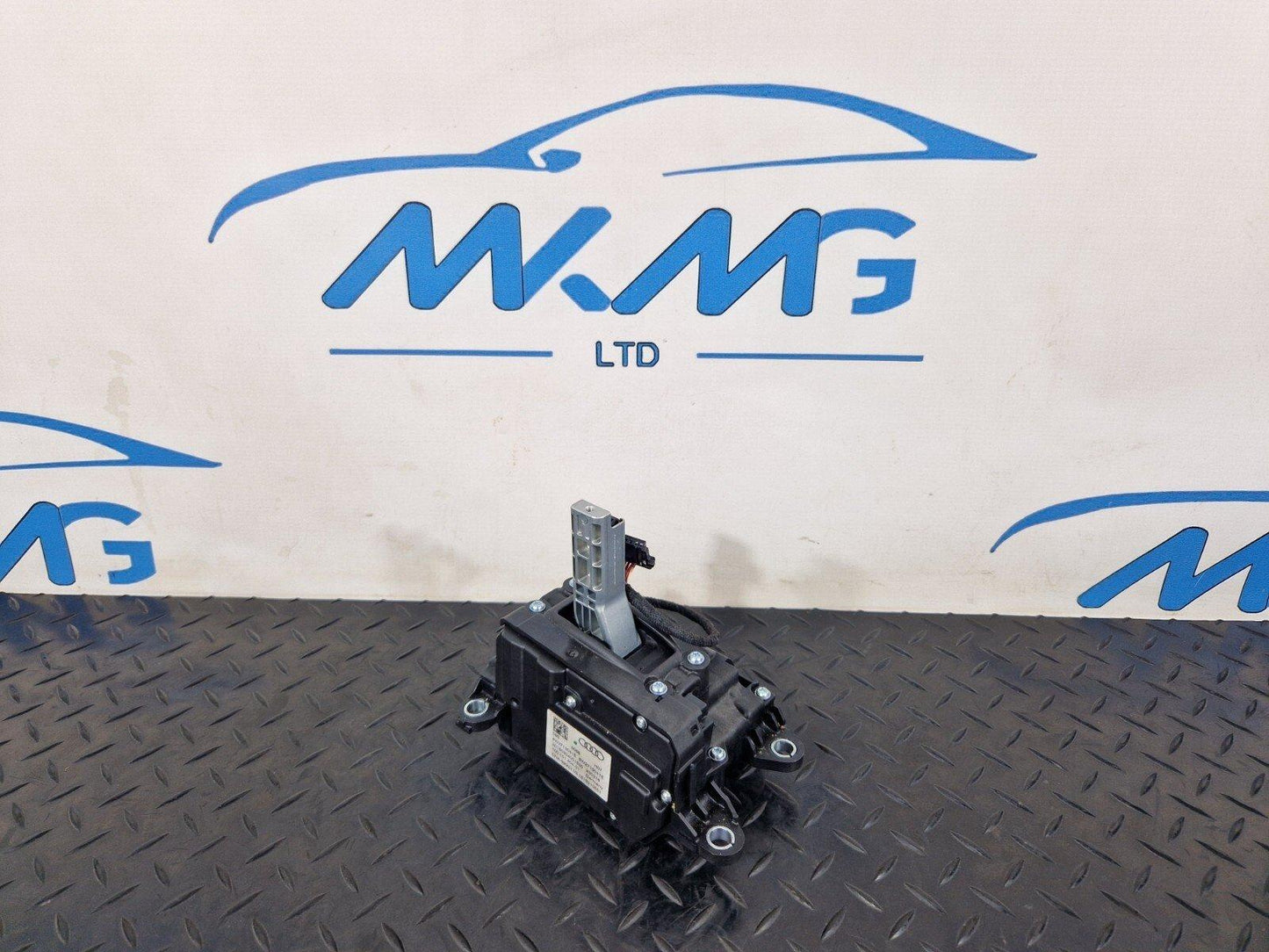 16-19 AUDI A4 B9 GENUINE GEAR SHIFT MECHANISM 8W2713041E